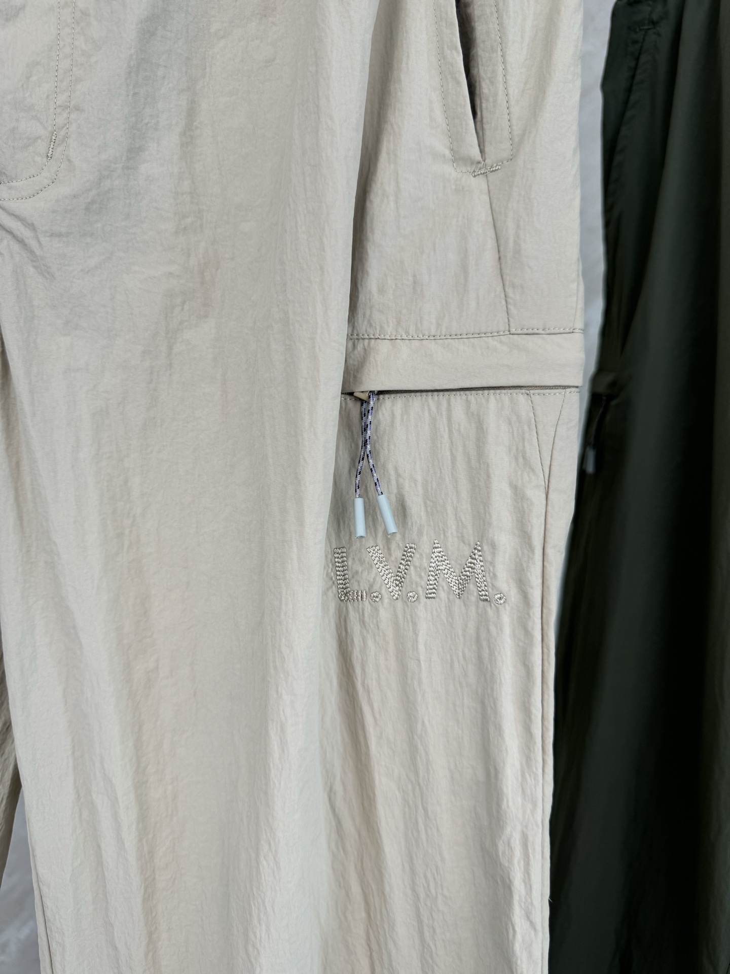 Louis Vuitton 1v SS26 纯色直筒登山工装休闲长裤