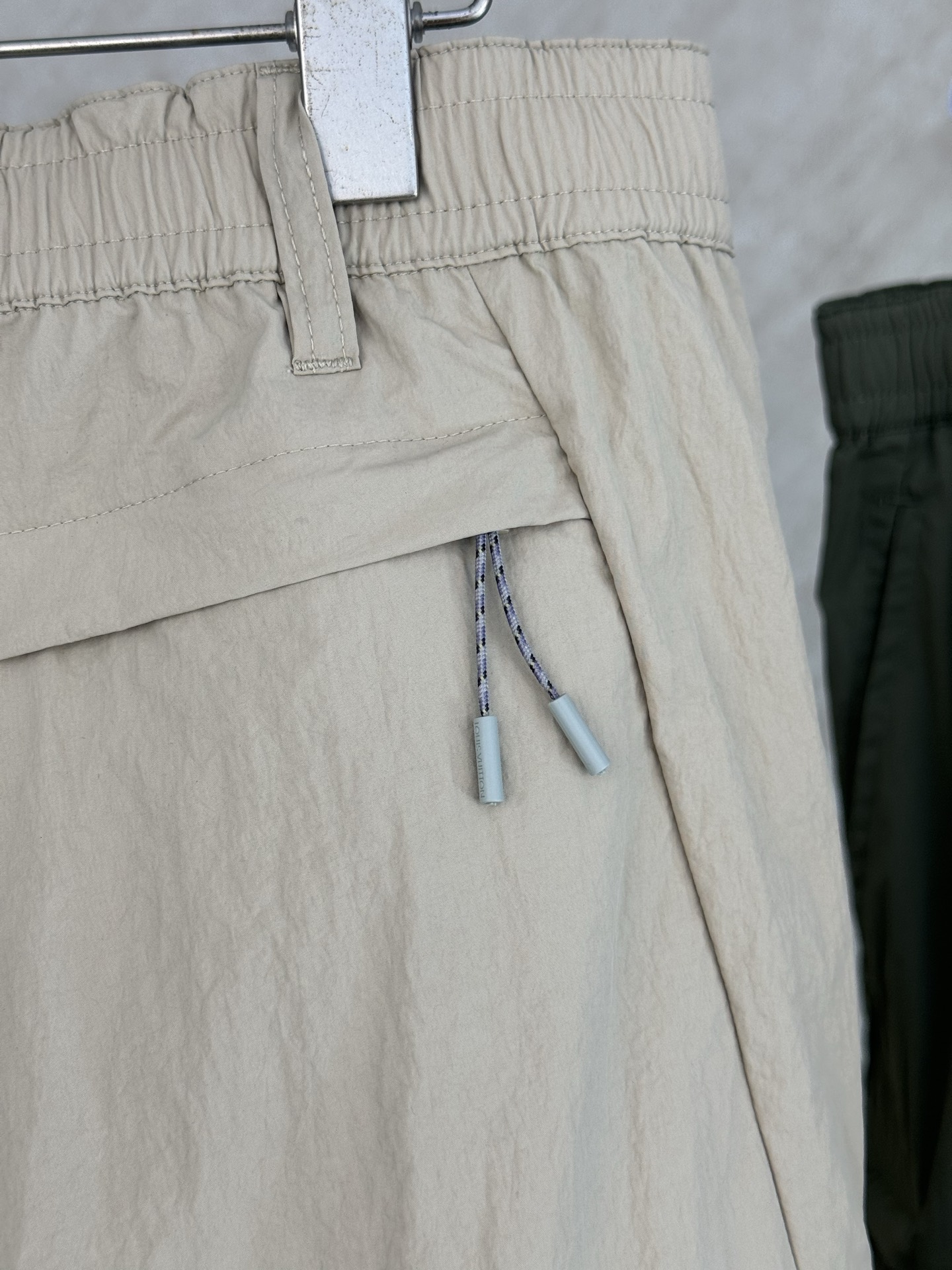 Louis Vuitton 1v SS26 纯色直筒登山工装休闲长裤