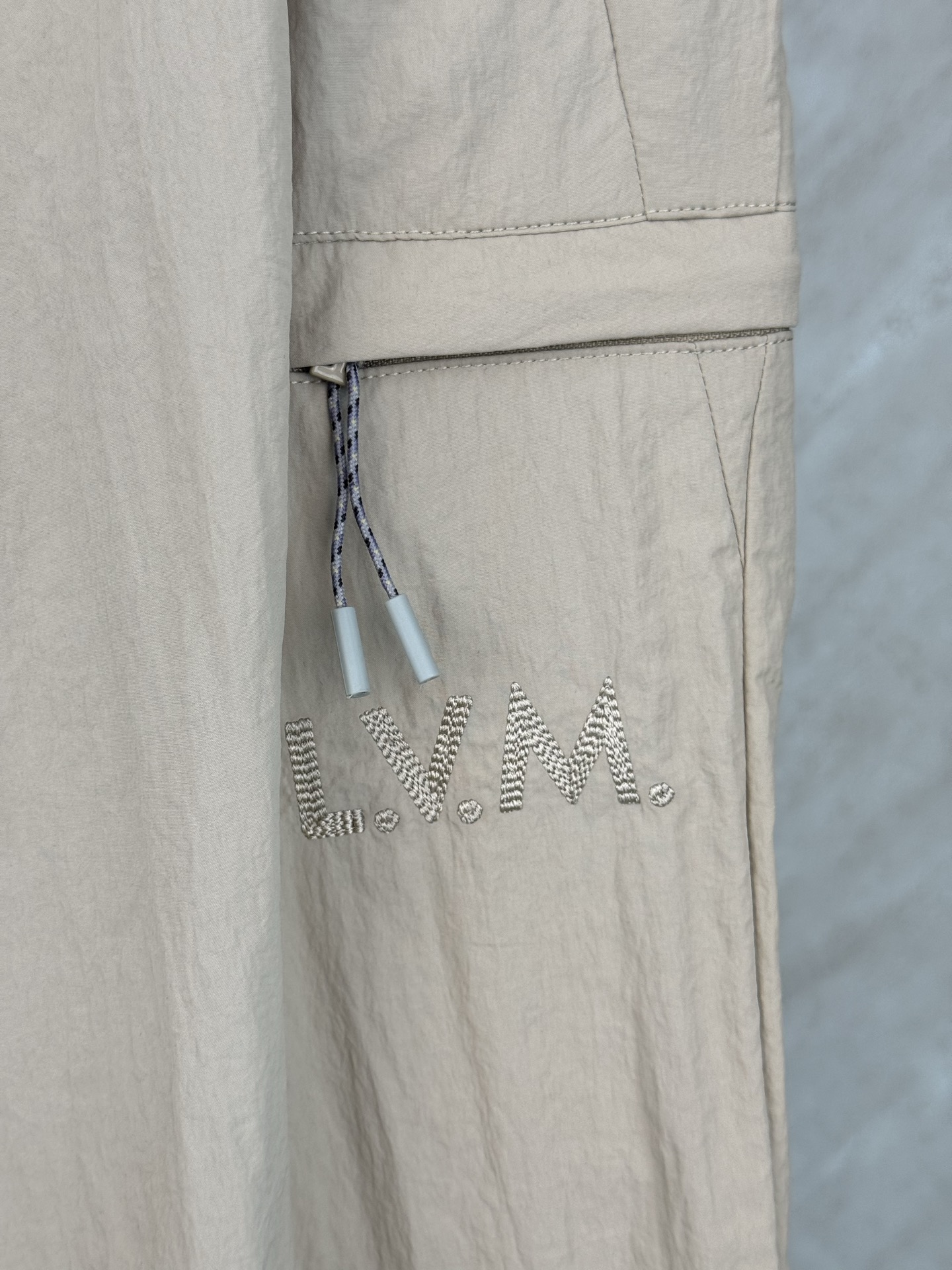 Louis Vuitton 1v SS26 纯色直筒登山工装休闲长裤