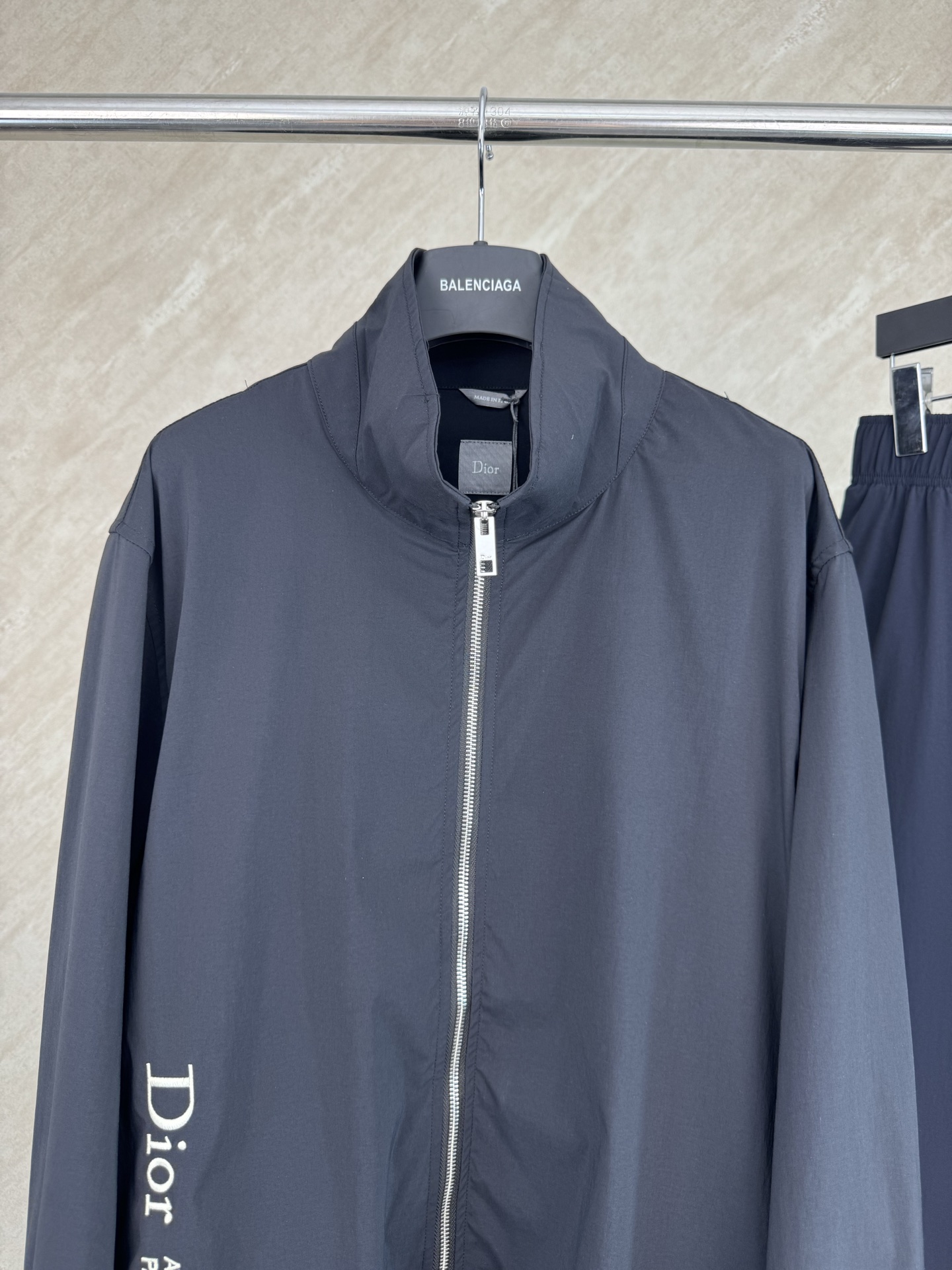 Dior Dior 迪奥 SS26 蒙田大道字母标识刺绣立领拉链夹克尼龙外套