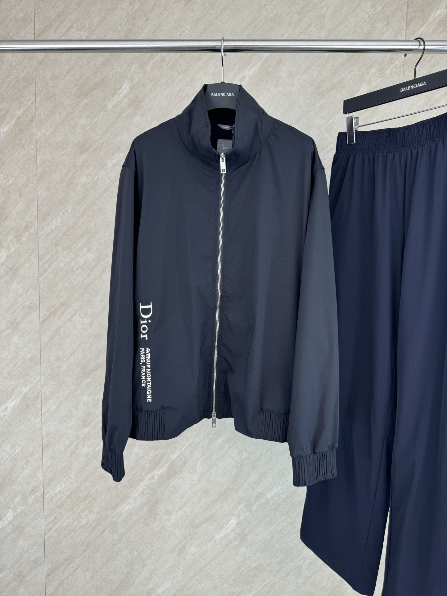 Dior Dior 迪奥 SS26 蒙田大道字母标识刺绣立领拉链夹克尼龙外套