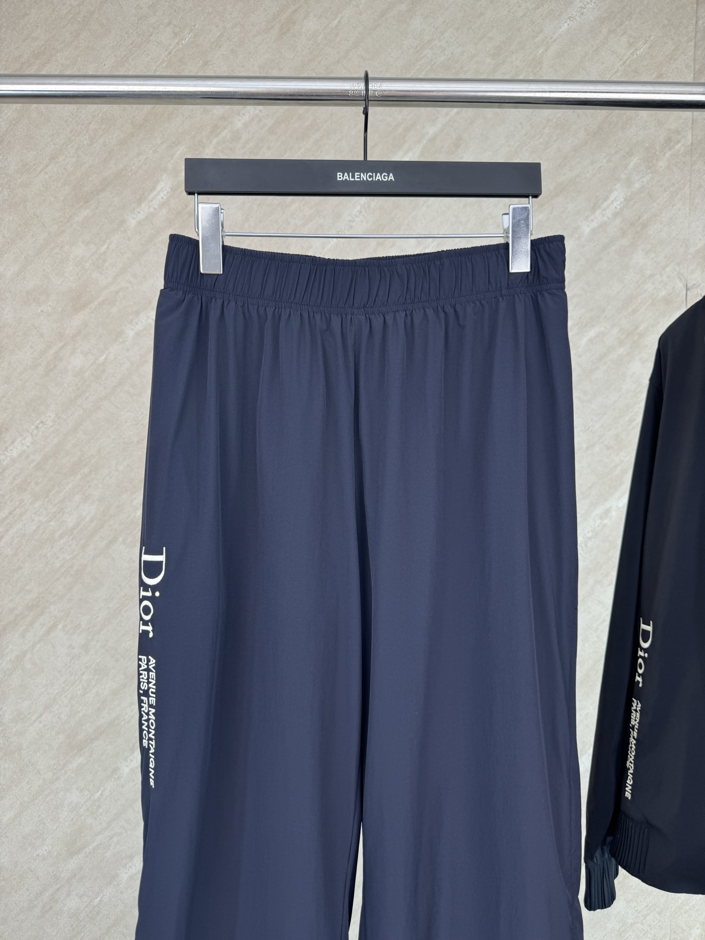 Dior Dior 迪奥 SS26 蒙田大道字母标识刺绣立领拉链夹克尼龙长裤