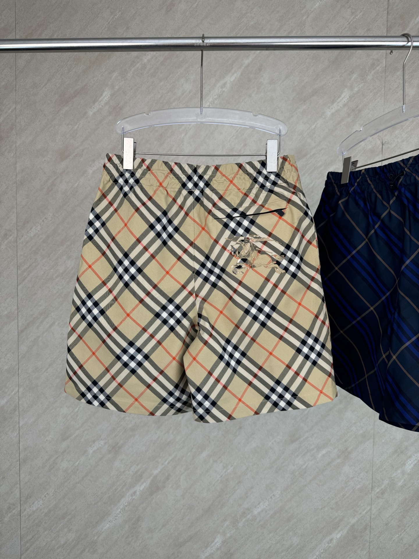 Burberry Burberry 巴宝莉 格纹松紧腰马术贴布绣短裤