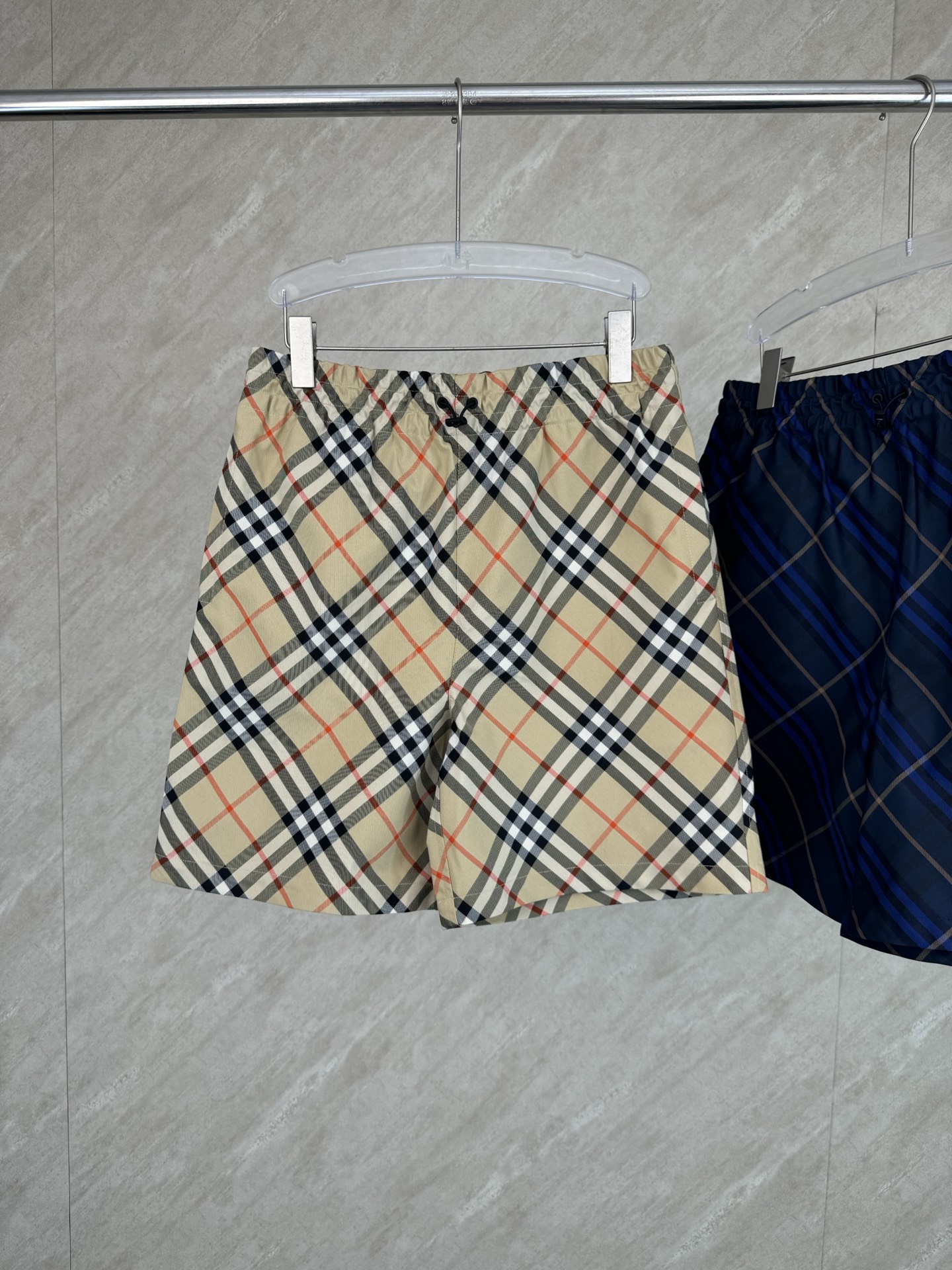Burberry Burberry 巴宝莉 格纹松紧腰马术贴布绣短裤