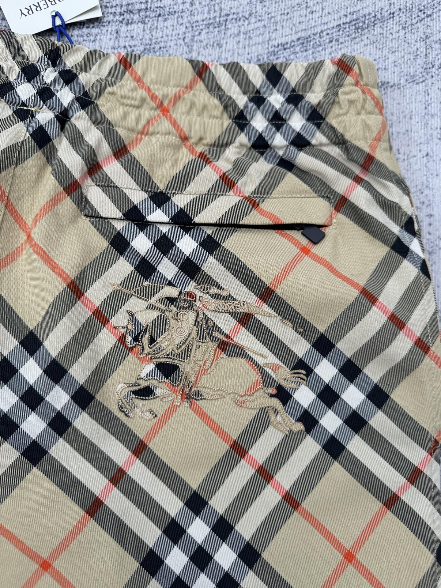 Burberry Burberry 巴宝莉 格纹松紧腰马术贴布绣短裤