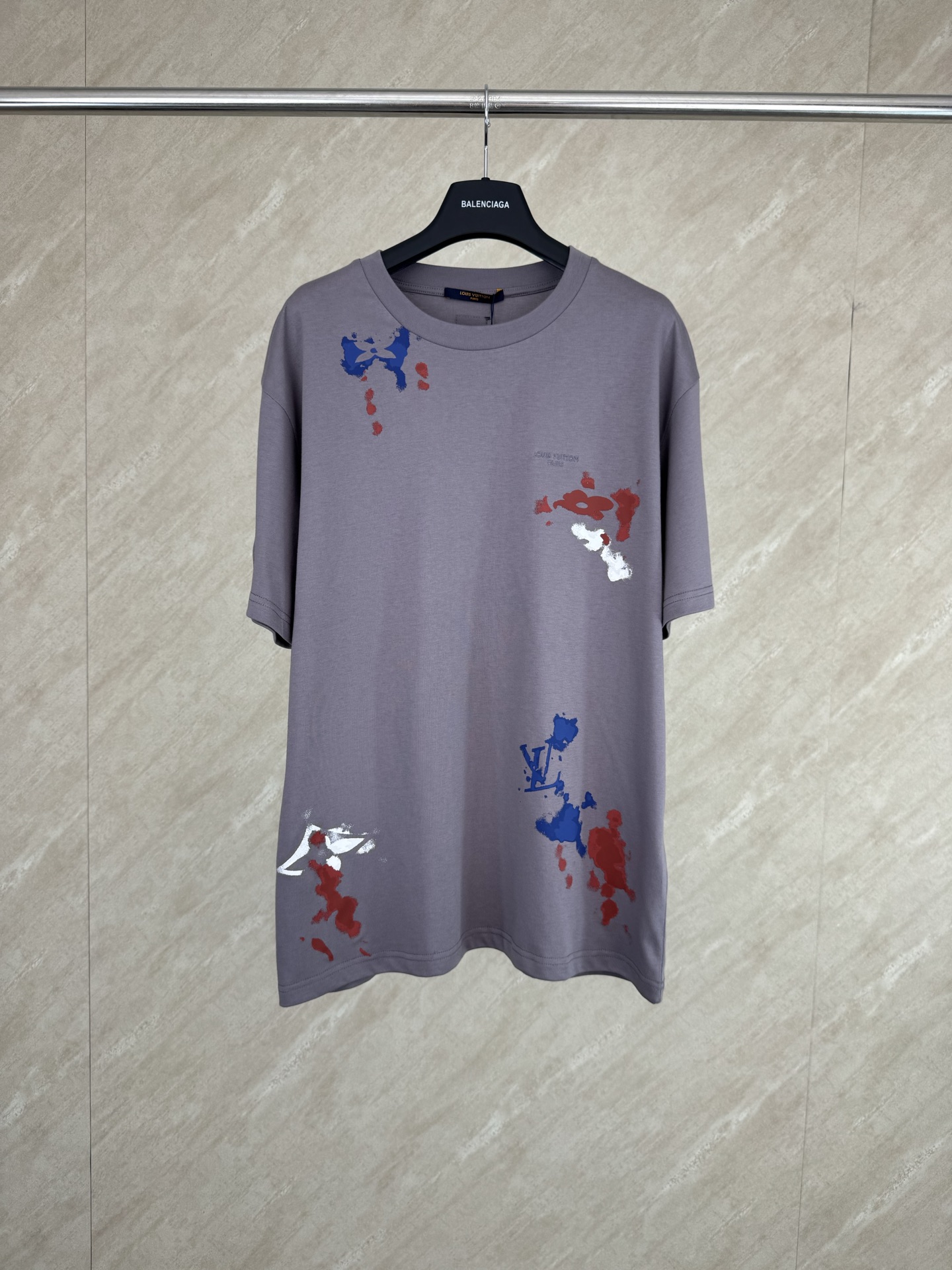 P125 1V SS26 Camiseta de cuello redondo de manga corta con estampado de salpicaduras de tinta pintadas a mano Talla: S/…