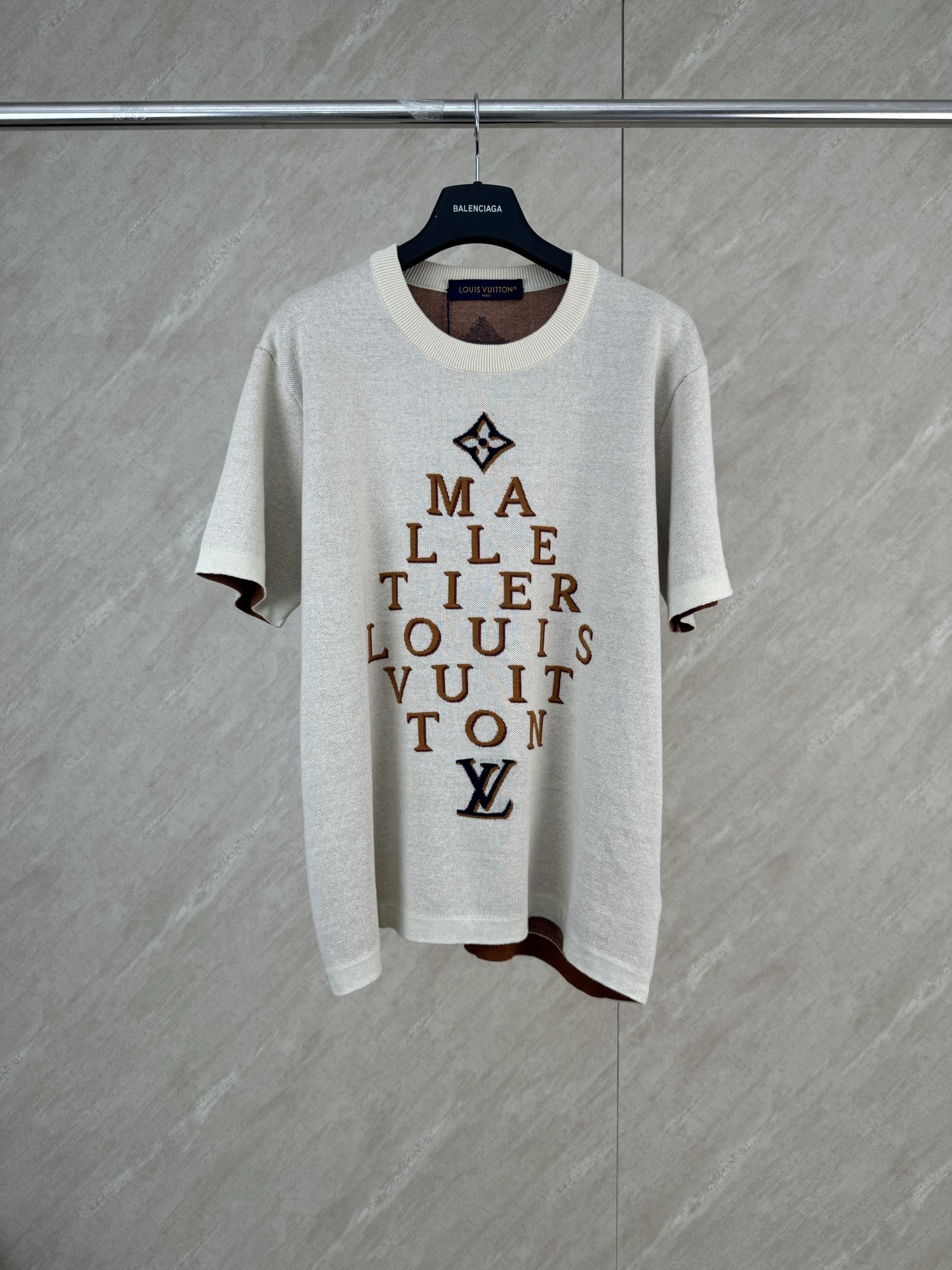 P150 1v 26FW camiseta de cuello redondo con letras jacquard y logo, tallas s m l xl