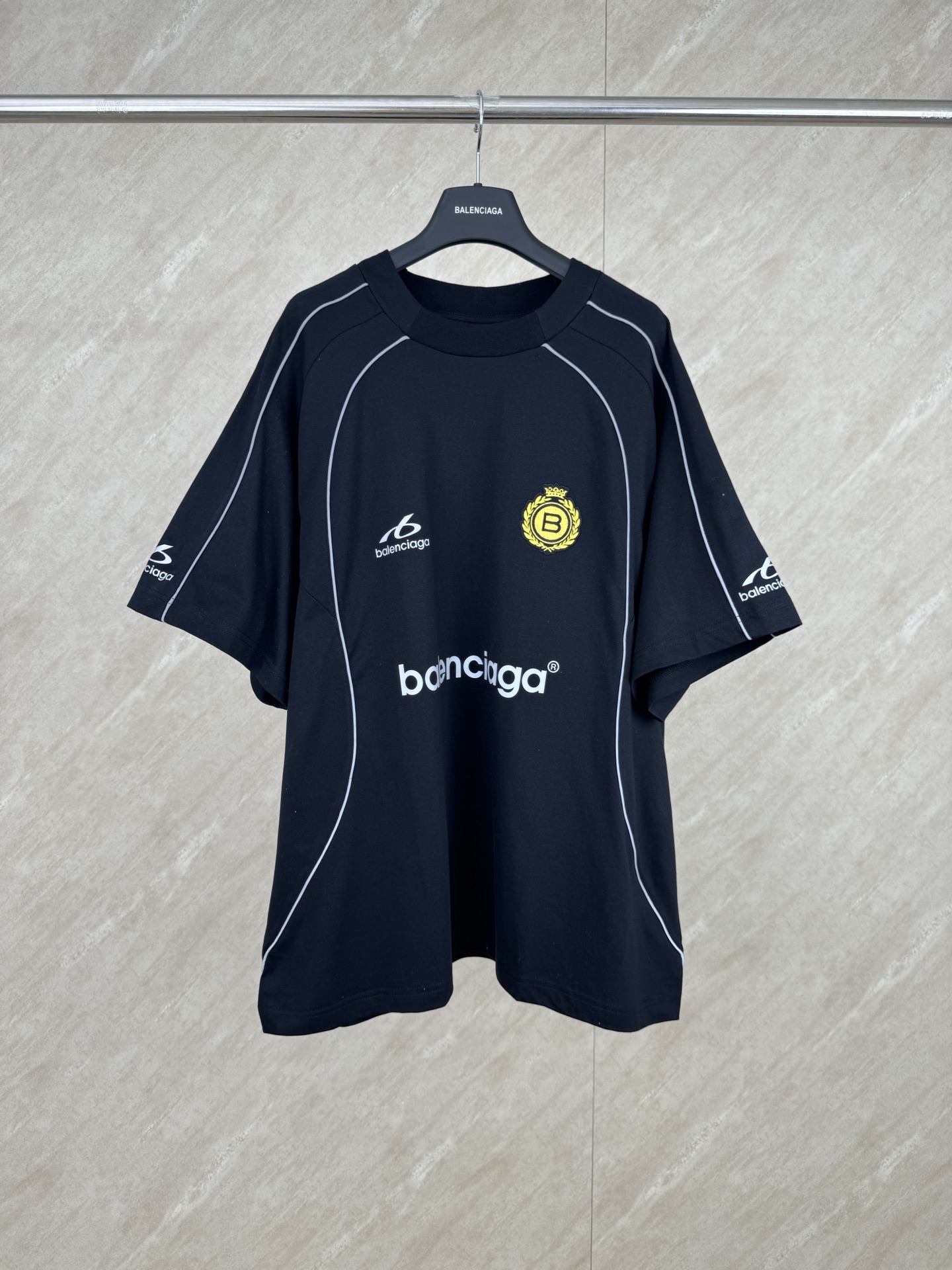P130 BALENCIAGA 26FW SOCCER camiseta holgada estampada bordada talla xs s m l