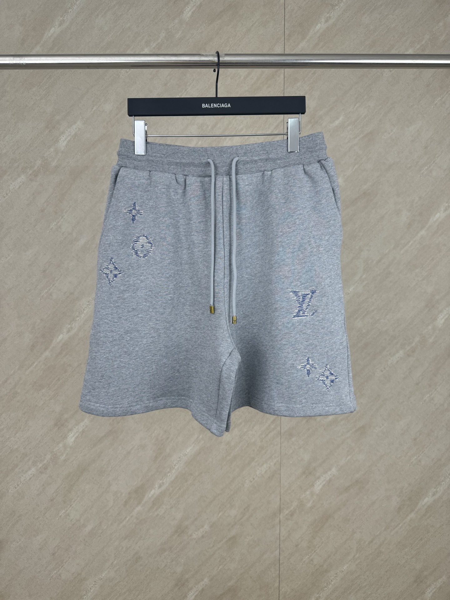 P150 1v 26FW Pantalones cortos con cordón y logo Monogram bordado tallas s m l xl