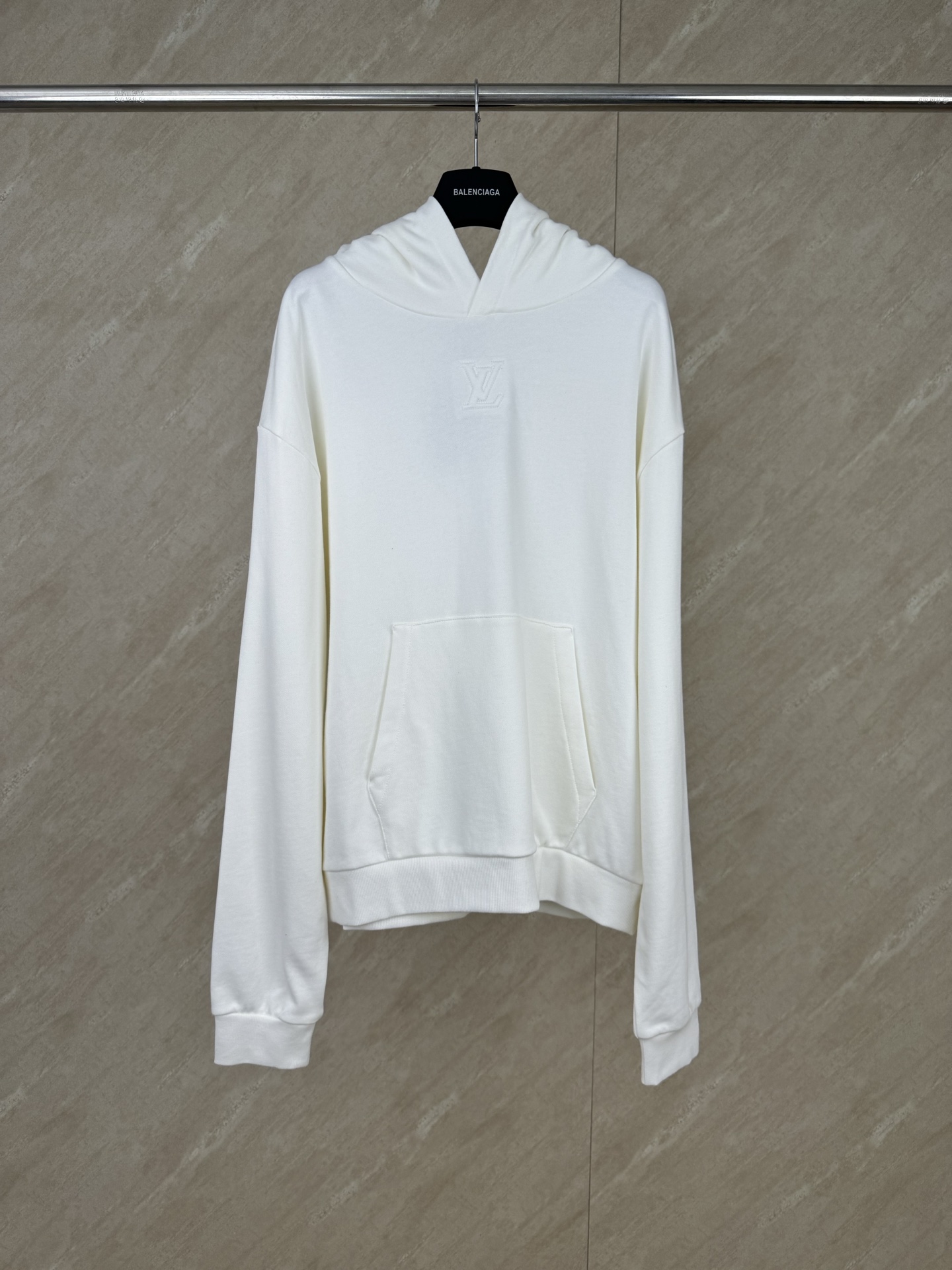 P180 1v 26FW Sudadera con capucha de algodón con logo en relieve, tallas S M L XL