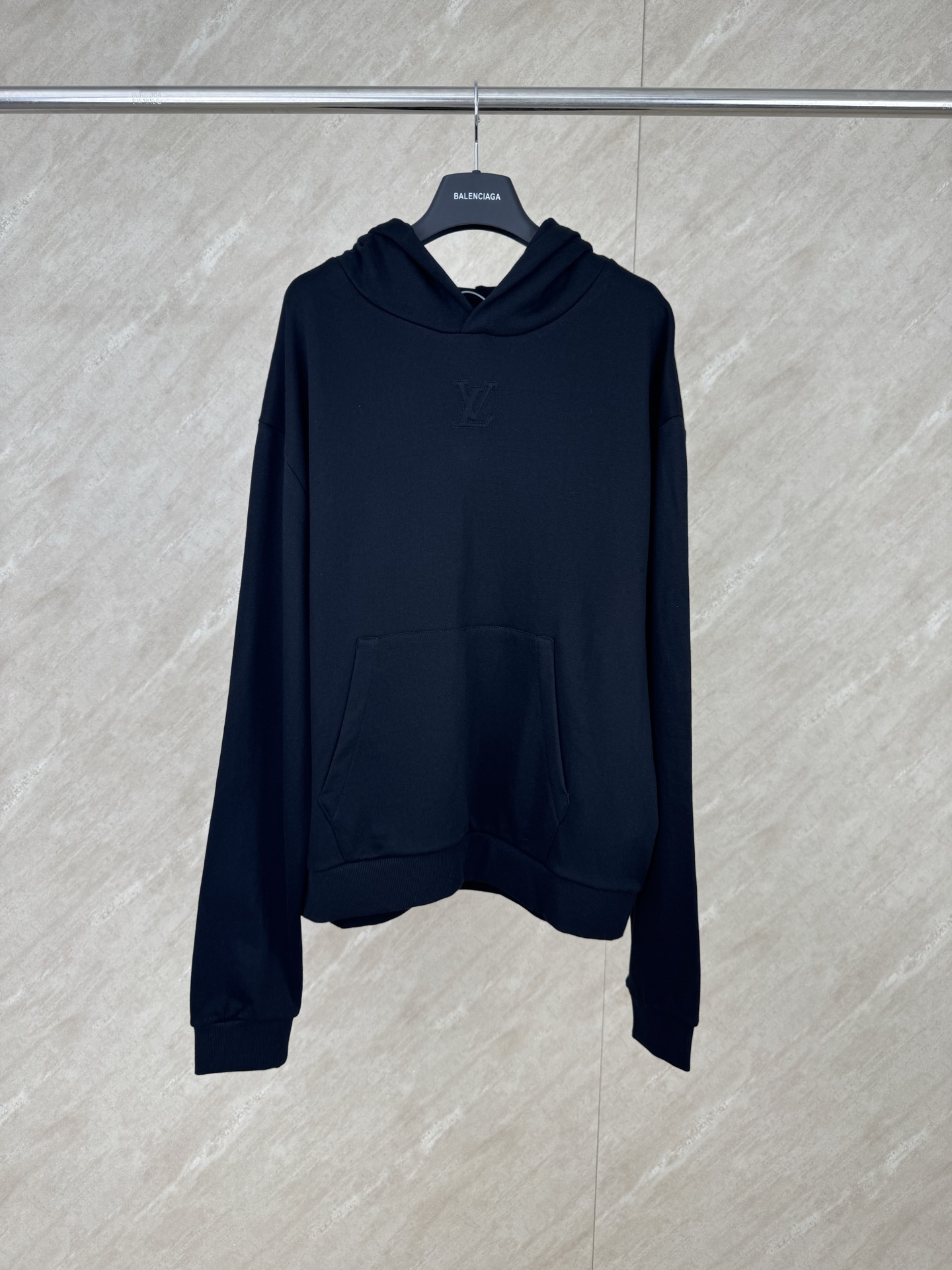 P180 1v 26FW Sudadera con capucha de algodón con logo en relieve, tallas S M L XL