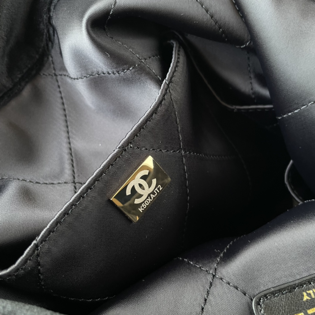 Fendi Luxury Designer Handbag crafted in premium calfskin leather 8