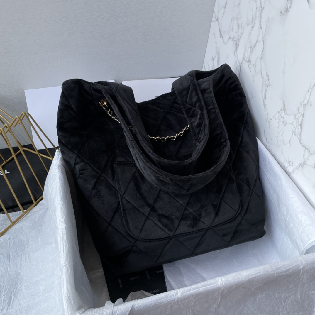 Fendi Luxury Designer Handbag crafted in premium calfskin leather 4