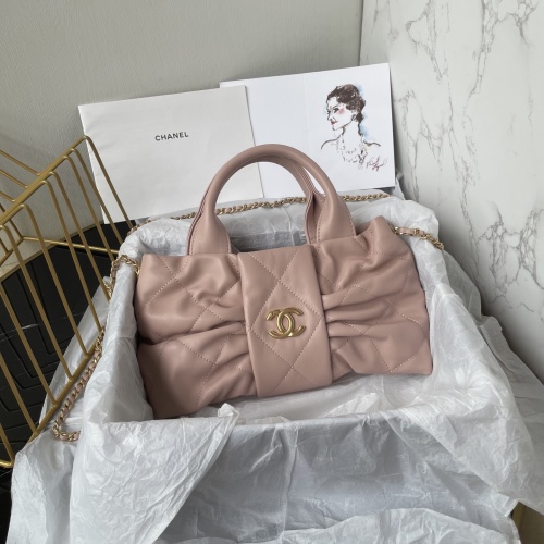 Chanel 25C Runway Bow Bag: Elegant Design, Practicality, and Modern Style 1 Chanel 25C Runway Bow Bag: Elegant Design, Practicality, and Modern Style