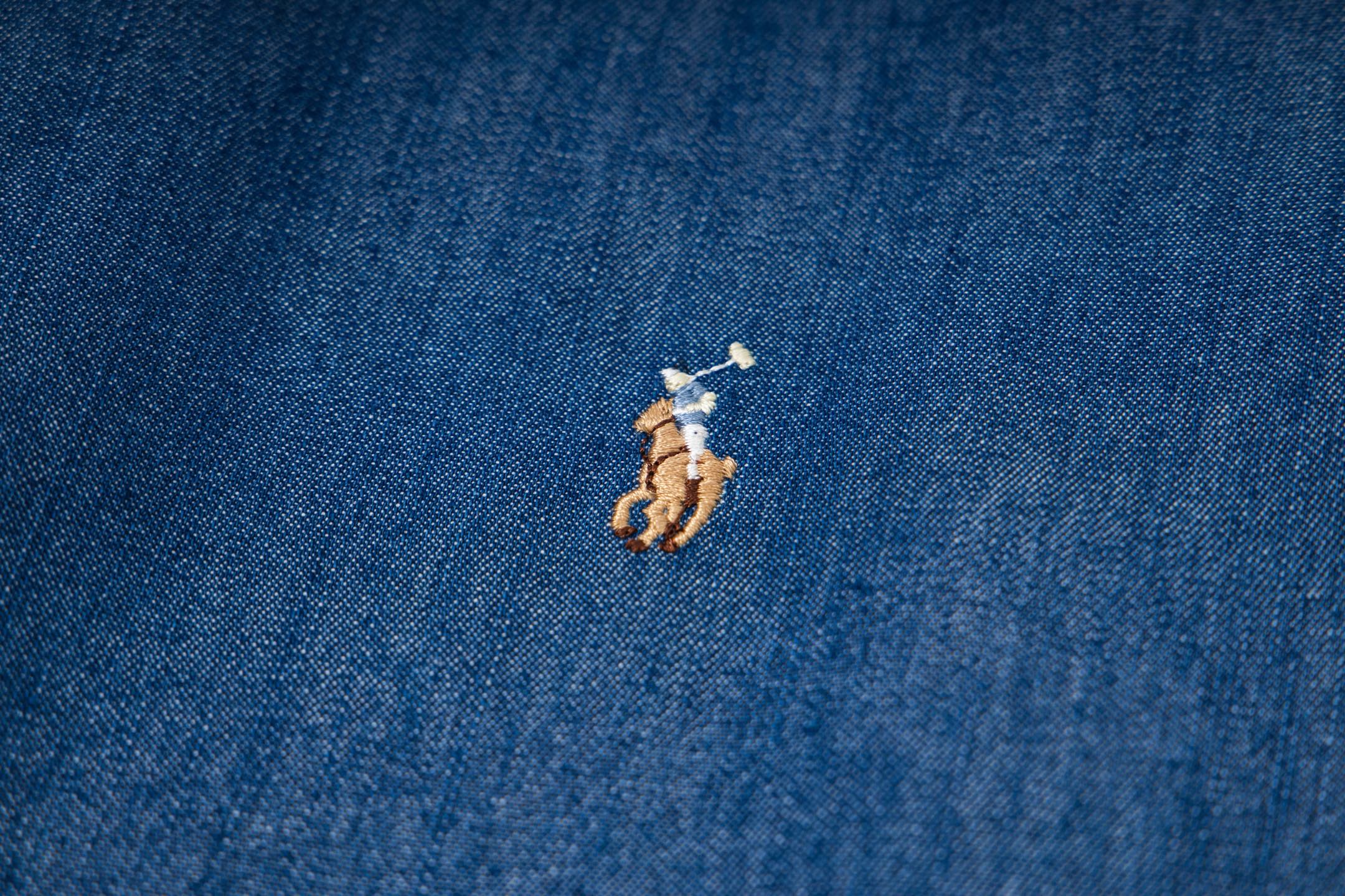 💰160包邮
Ralph Lauren/拉夫劳伦经典彩色小标情侣款水洗牛仔长袖衬衫
1️⃣采用优质的牛仔面料，上身柔软舒适，极其细腻 手感扎实润滑且柔软 拥有既织物不褶皱的的特性,手感无敌。细节处理完美!
2️⃣采用水洗工艺流程，做工细节完美把控，全部采用马甲工艺包边做工，袖子里面也是，区别于四针五线做工，领子也是全部采用衬布设计，显的高端时尚又个性，版型时尚简约大气！
3️⃣非常富有年轻感与青春活力范儿，男女都可轻松驾驭，非常符合当下年轻人的时尚审美观念！
颜色：浅蓝色、深蓝色
尺码：S、M、L、XL