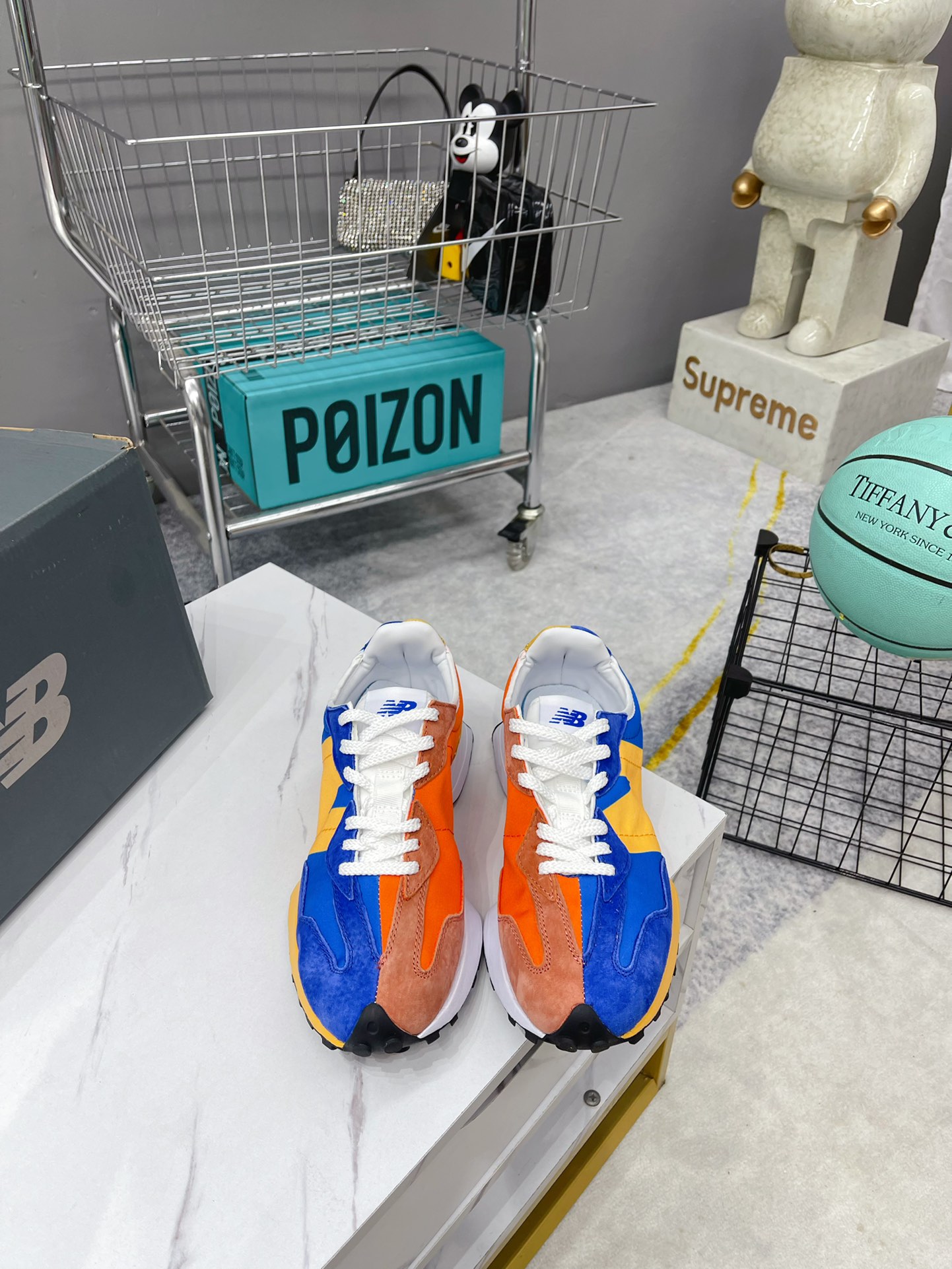 NO:169374,[Real Mark Version] Size 36 37 37.5 38 38.5 39 40 40.5 41.5 42 42.5 43 44 45 Real Mark Half Size Made for Men and Women's Shoes #Original Last Original Paper Version Development Version #Use Domestic Pig Ba Leather Suede and Niu Pea Leather Splicing #Midsole High EVA Foaming Material Blessed with Full Ding Anti-Slip Rubber Outsole Italian Street Style NB New Balance MS327 Series Retro Casual, Casual Shoes/Sneakers, New Balance, Sneakers, Chamois Leather19860909批【真标版本】尺码36 37 37.5 38 38.5 39 40 40.5 41.5 42 42.5 43 44 45男女鞋真标半码制#原楦原纸版开发版型#采用国产猪巴革麂皮及牛培革料拼接构成#中底高弹EVA发泡材质加持满丁防滑橡胶外底上世纪 70 年代的意大利街头风格NB新百伦New Balance MS327系列复古休闲,休闲鞋/运动鞋,new balance,sneakers,chamois leather,Women's Shoes