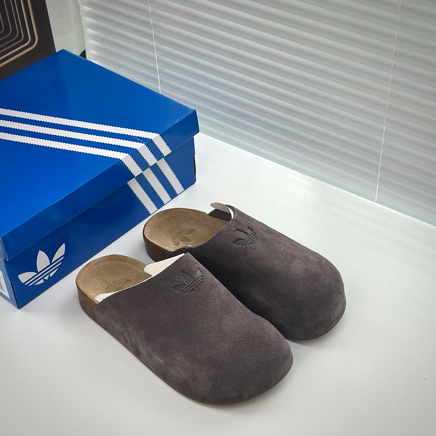 NO:558921,Dark brown [pure original version] size 35.5 36 36.5 37 38 38.5 39 40 40.5 41 42 42.5 43 44 44.5 45, half-slip fur shoes19860909深褐色【纯原版本】 size35.5 36 36.5 37 38 38.5 39 40 40.5 41 42 42.5 43 44 44.5 45,半拖毛毛鞋,Women's Shoes