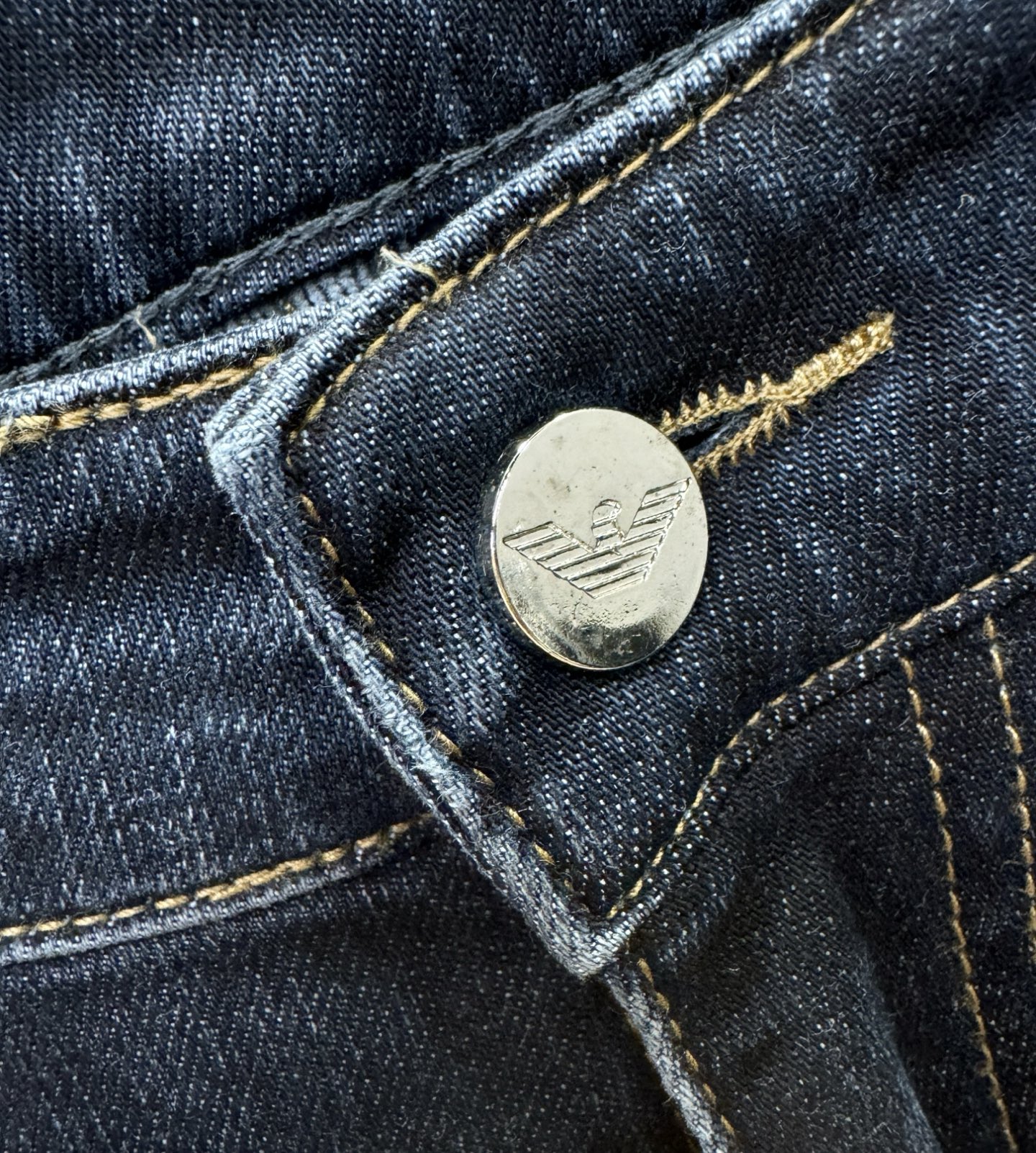 LV路易威登2025专柜新品，原版牛仔裤 原版重工打造，品牌经典LOGO设计，三标齐全！原版五金辅料。专