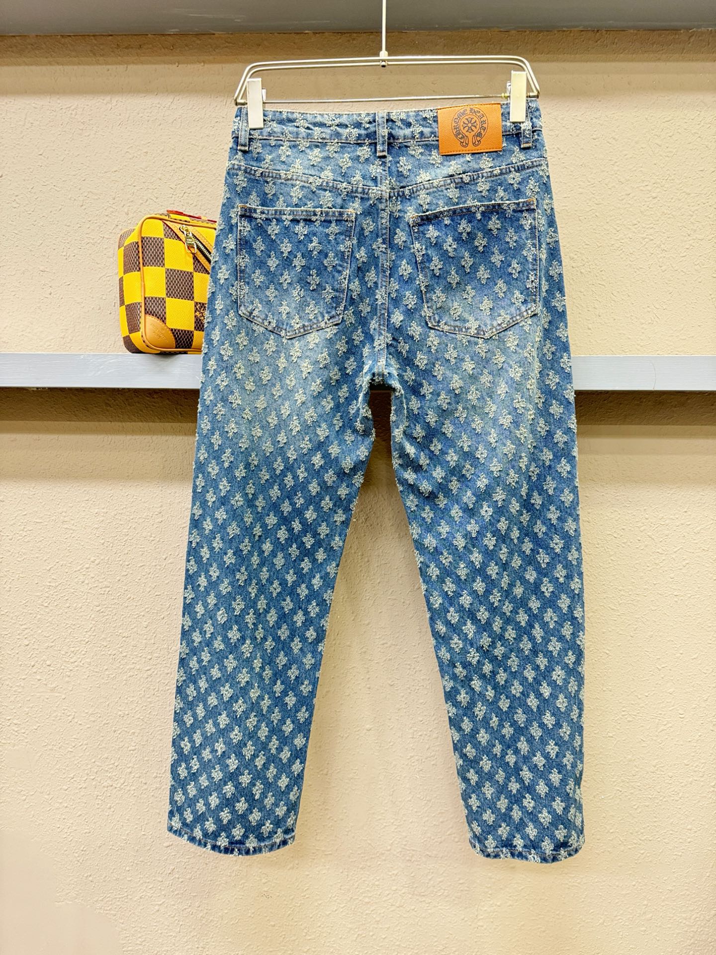 CHROME HEARTS 克罗心 2025专柜新品，原版牛仔裤 原版重工打造，品牌经典LOGO设计，三