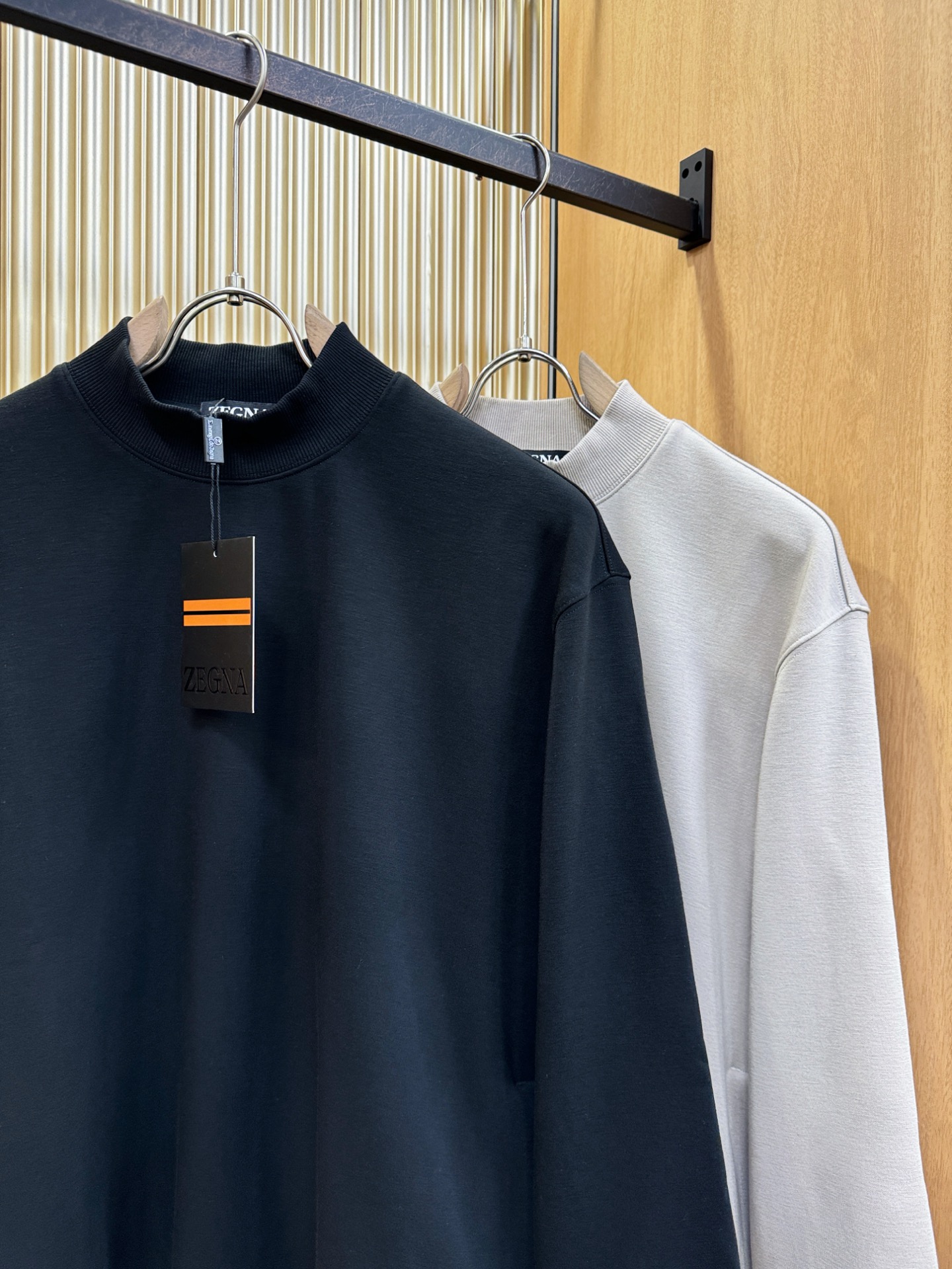 Ermenegildo Zeg*a杰*亚 2025ss秋冬新品 加绒长袖上衣，经典Logo设计，百搭款 