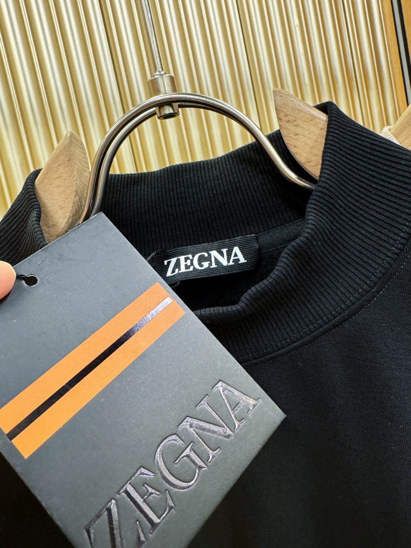 Ermenegildo Zeg*a杰*亚 2025ss秋冬新品 加绒长袖上衣，经典Logo设计，百搭款 