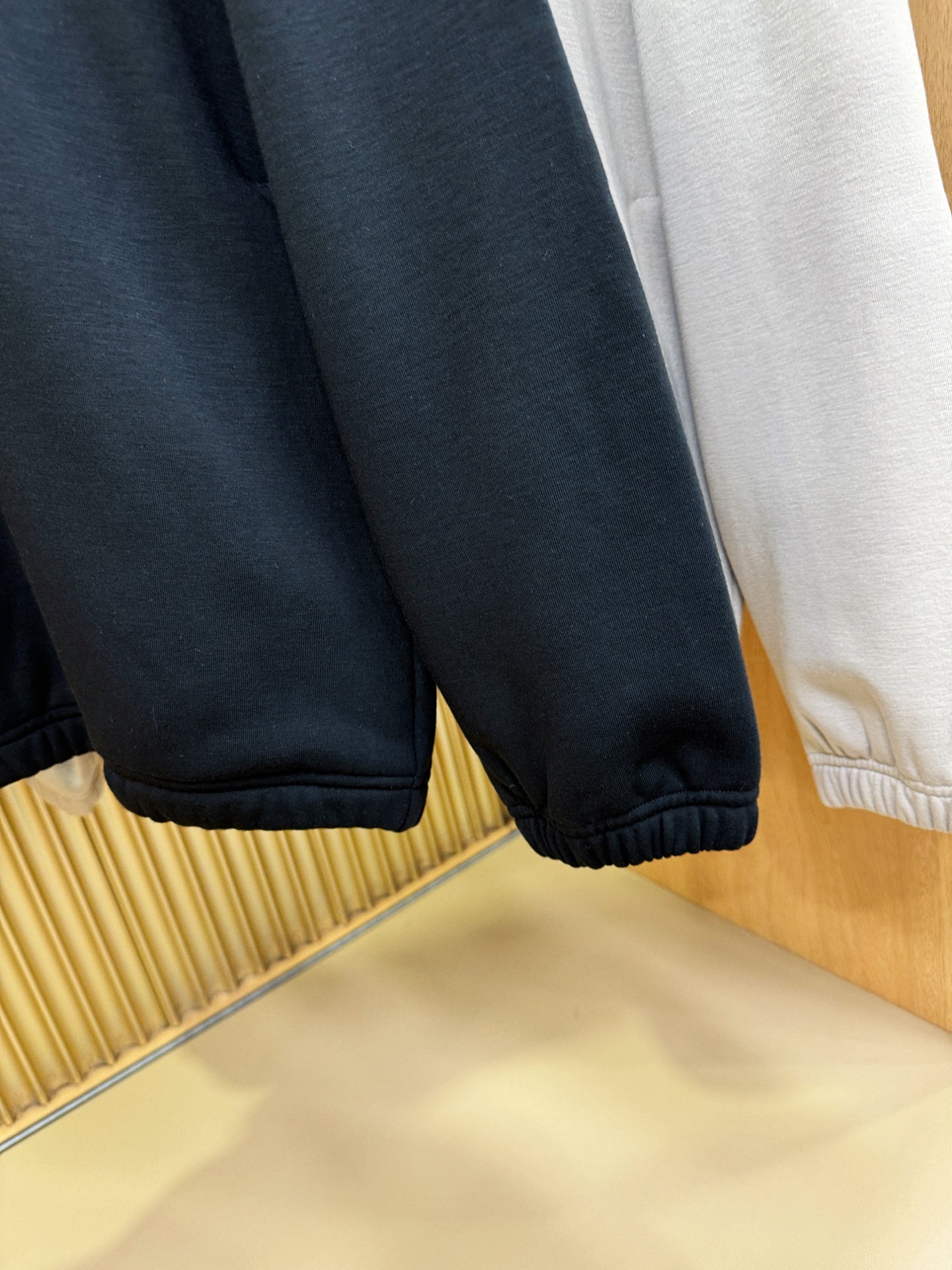 Ermenegildo Zeg*a杰*亚 2025ss秋冬新品 加绒长袖上衣，经典Logo设计，百搭款 