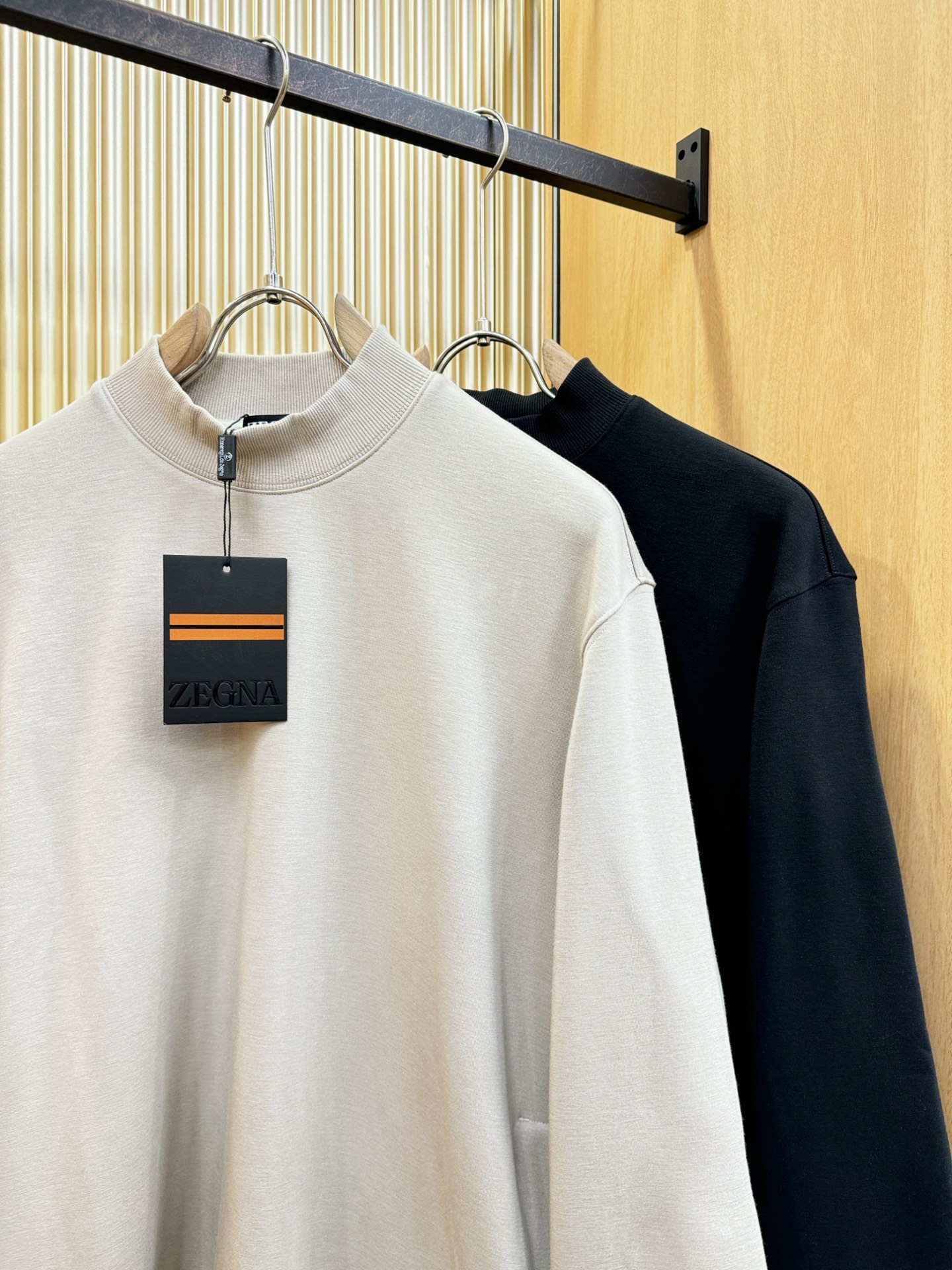 Ermenegildo Zeg*a杰*亚 2025ss秋冬新品 加绒长袖上衣，经典Logo设计，百搭款 