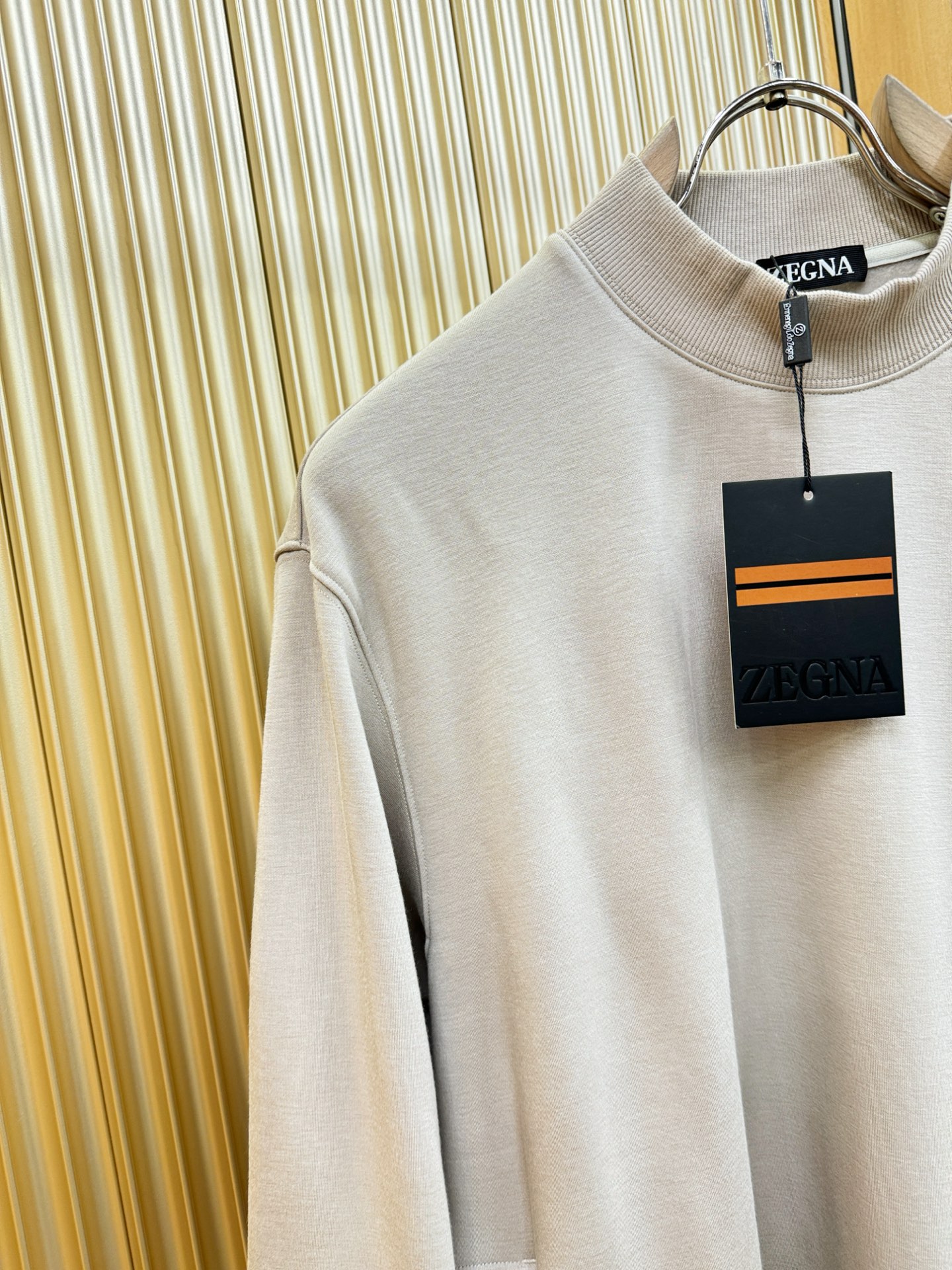 Ermenegildo Zeg*a杰*亚 2025ss秋冬新品 加绒长袖上衣，经典Logo设计，百搭款 