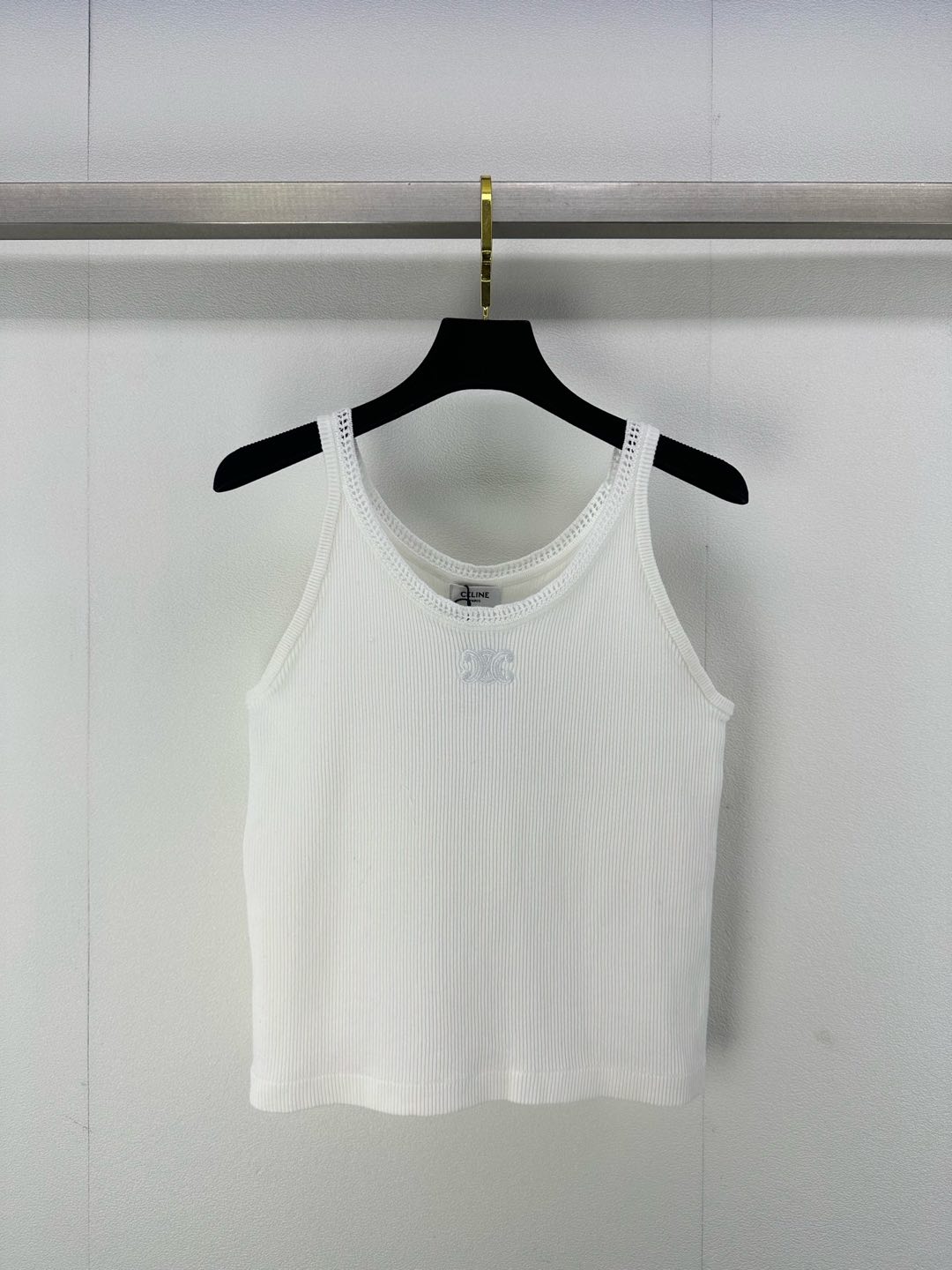 NO:298595,Celin* new details 25 Early spring new embroidered vest, exquisite embroidery embellished simple vest, fashionable and versatile, high-end 2 colors 3 codes SML, celine, alexander wang19860909Celin*上新细节 25 早春新款刺绣背心,精致刺绣点缀简约背心,时尚百搭,显高级感 2色3码SML,,celine,alexander wang,Women's clothing