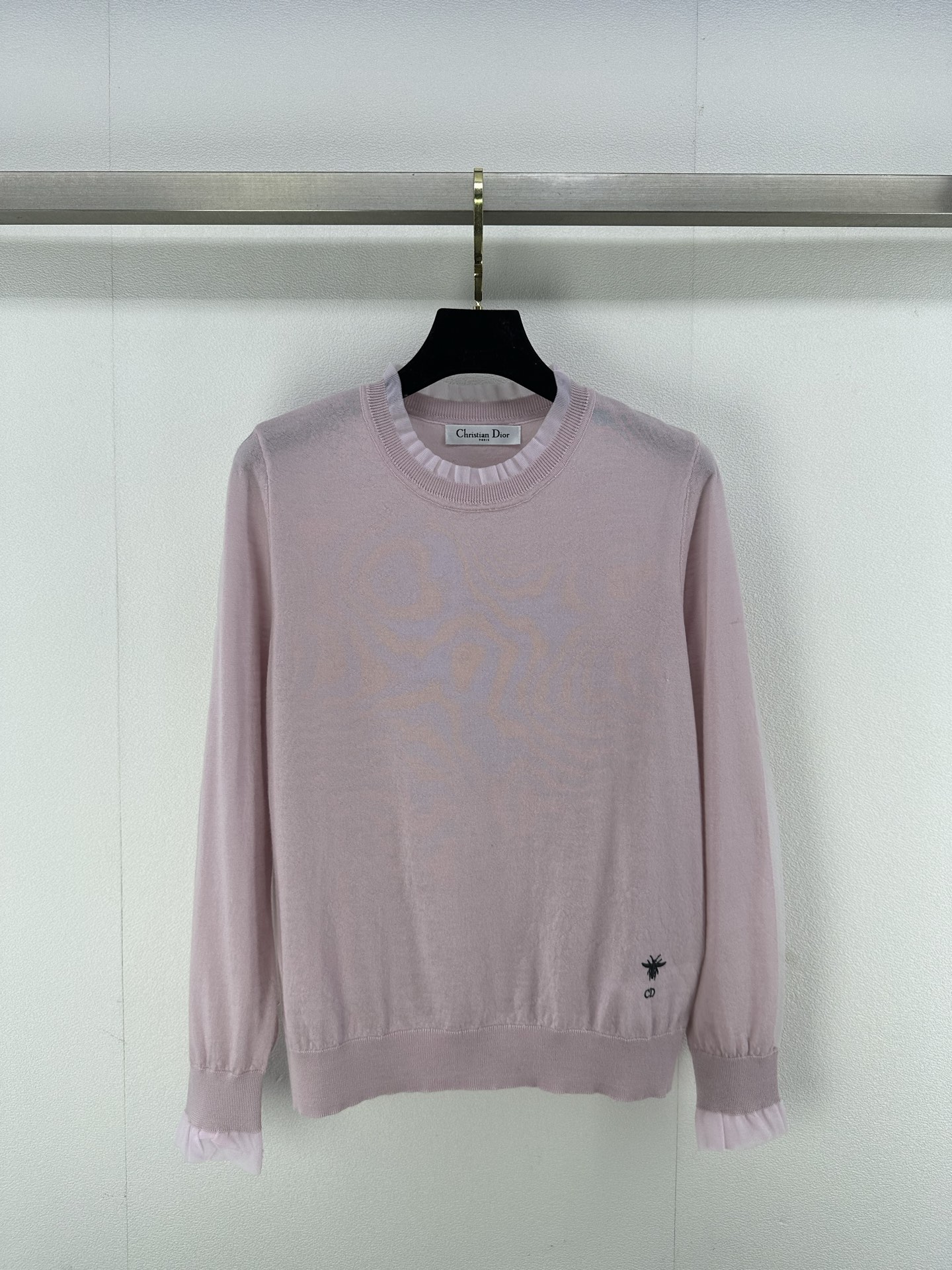 NO:323625,New details on Dio* 25 New thin lace side long sleeves The lace on the sleeves is faintly visible to modify the arm lines, the bee embroidery is full of high-end 3 colors and 3 codes SML, dior, alexander wang19860909Dio*上新细节 25 新款薄款蕾丝边长袖 袖子侧边蕾丝若隐若现修饰手臂线条,小蜜蜂刺绣高级感拉满 3色3码SML,,dior,alexander wang,Women's clothing