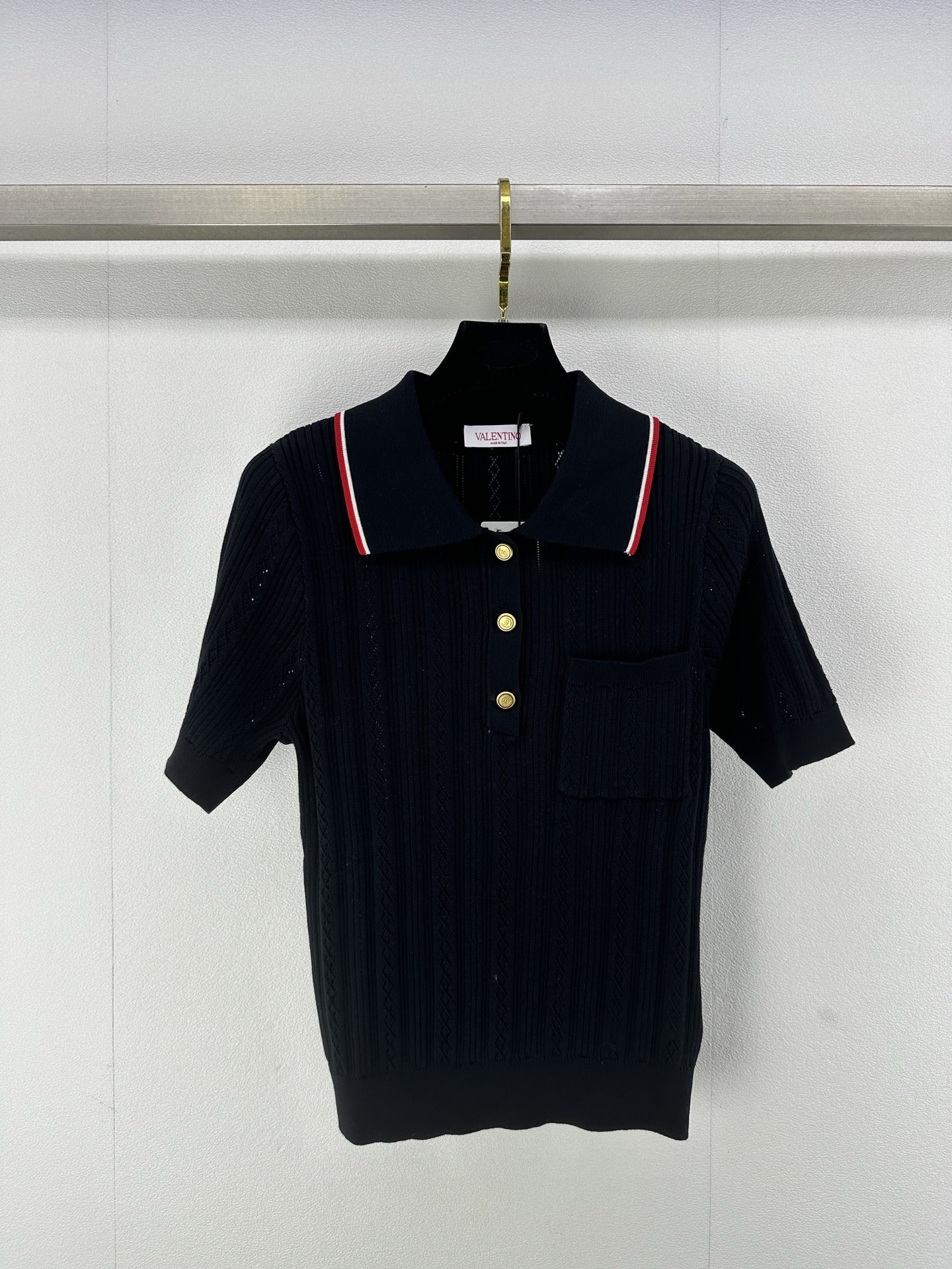 NO:325293,Valentin* new details 25 Early spring new college-style lapel knitted short-sleeved classic splicing decoration girlish style sweet atmosphere, versatile style is not picky, 2 colors and 3 sizes SML, valentino, T-shirt, alexander wang19860909Valentin*上新细节 25 早春新款学院风翻领针织短袖经典拼接装饰 少女风减龄甜美气息 版型百搭不挑人很好 2色3码SML,,valentino,T-shirt,alexander wang,Women's clothing