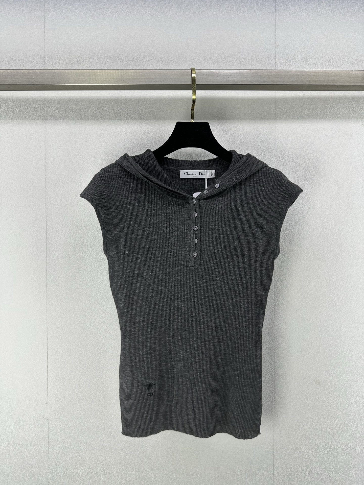 NO:325304,Dio* new details 25 spring and summer new hooded vest blended yarn texture delicate and cool hooded design fashionable and casual upper body looks slim and tall and versatile 2 colors 3 size SML, dior, hats, alexander wang19860909Dio*上新细节 25 春夏新款连帽背心 混纺纱线质感细腻冰凉 连帽设计时尚随性 上身显瘦高挑又百搭 2色3码SML,,dior,hats,alexander wang,Women's clothing