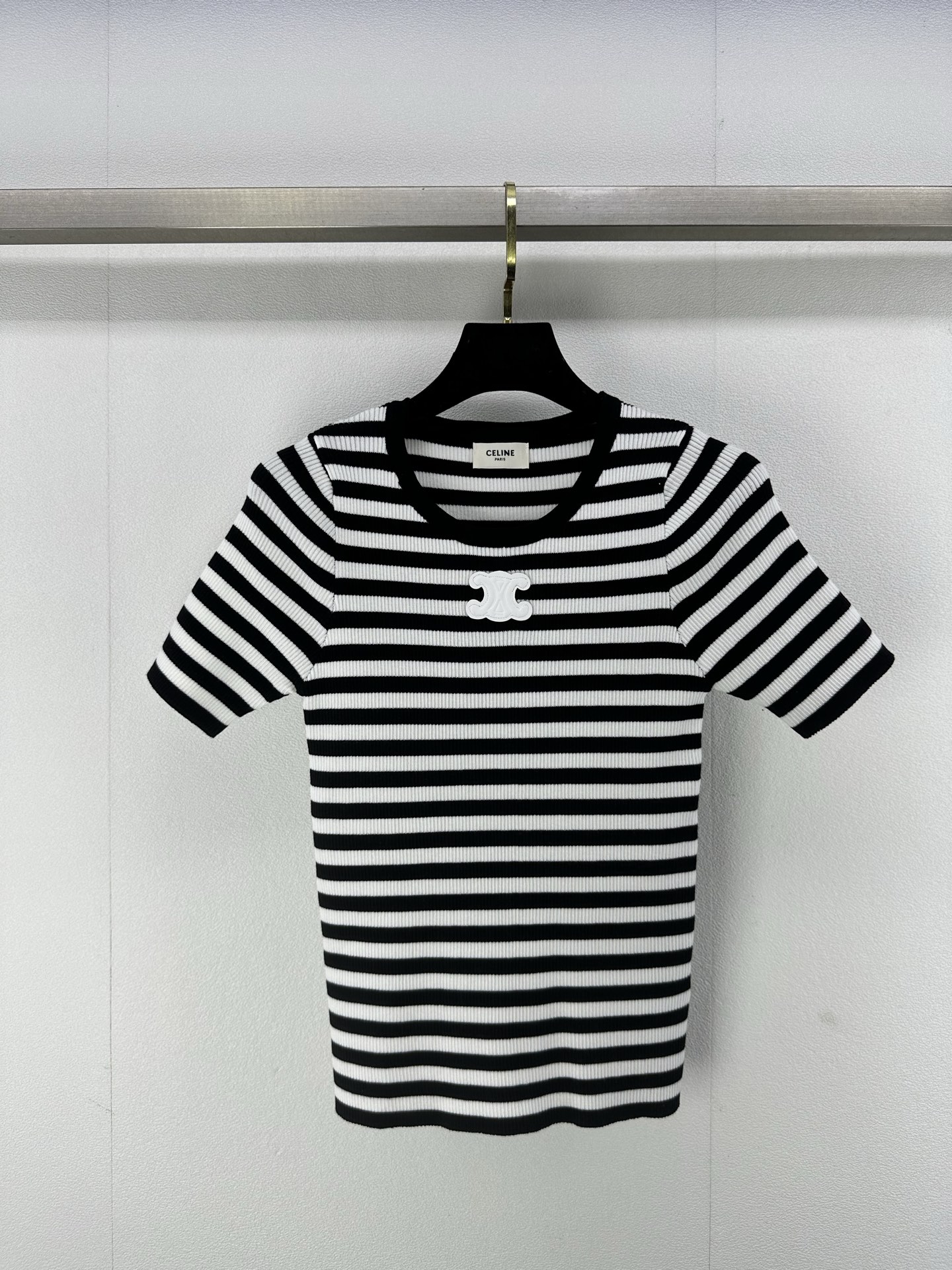 NO:325306,Celin* *New details 25 Spring and summer new striped short sleeves, chest leather logo logo, contrasting stripes fashionable, versatile and not picky, 2 colors, 3 sizes, SML, celine, T-shirt, alexander wang19860909Celin* *上新细节 25 春夏新款条纹短袖 胸前皮革logo徽标 撞色条纹时髦 百搭不挑人 2色3码SML,,celine,T-shirt,alexander wang,Women's clothing