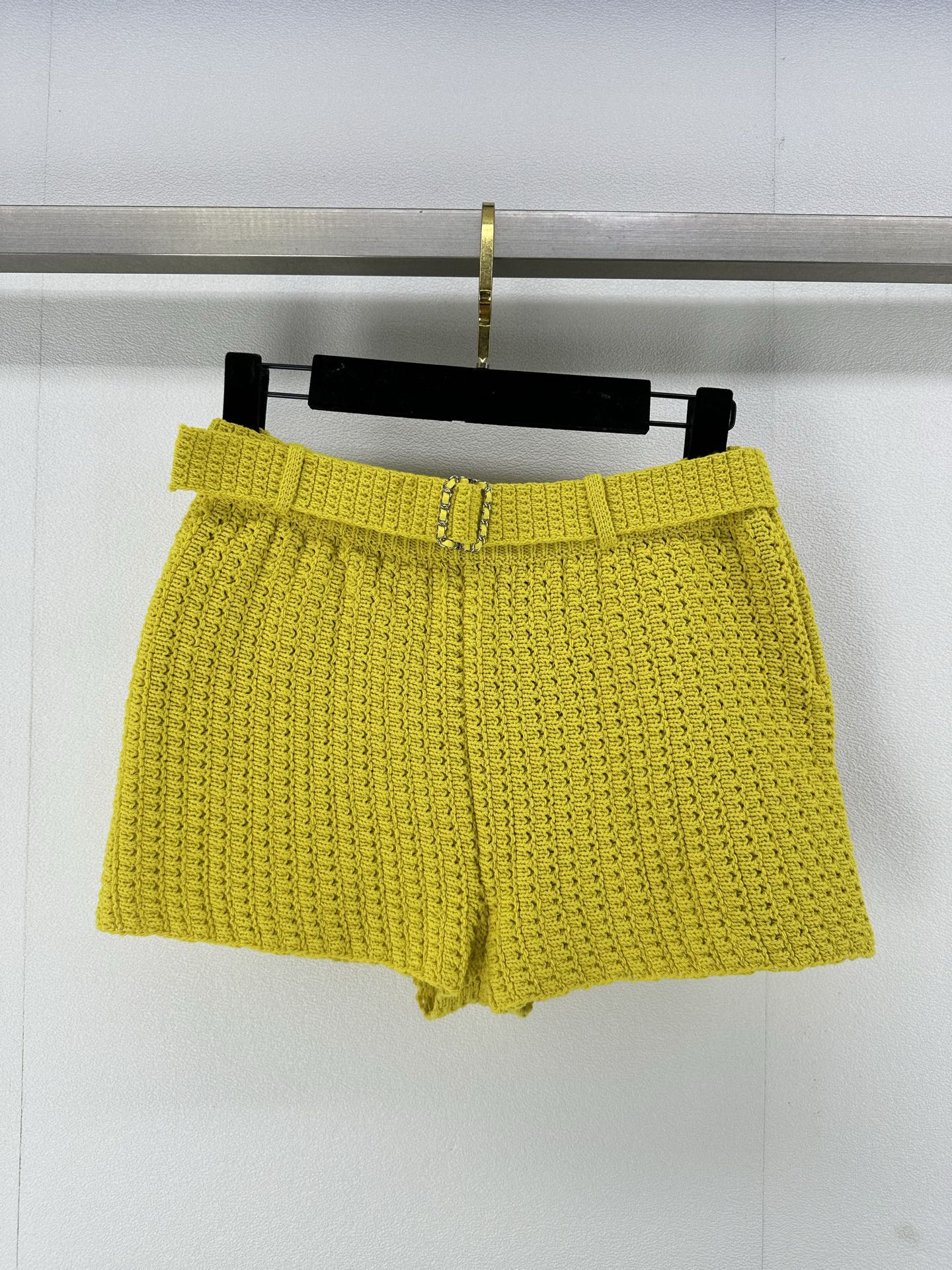 NO:325734,Chane* new details 25C early spring vacation series new knitted shorts 1:1 original single yb open mold double c letter logo metal belt embellishment high-end fashionable celebrity style 2 colors 3 codes SML, chanel, shorts, alexander wang19860909Chane*上新细节 25C 早春度假系列新款针织短裤 1:1 原单 yb开模双c字母logo金属腰带点缀 高级时髦名媛风 2色3码SML,,chanel,shorts,alexander wang,Women's clothing