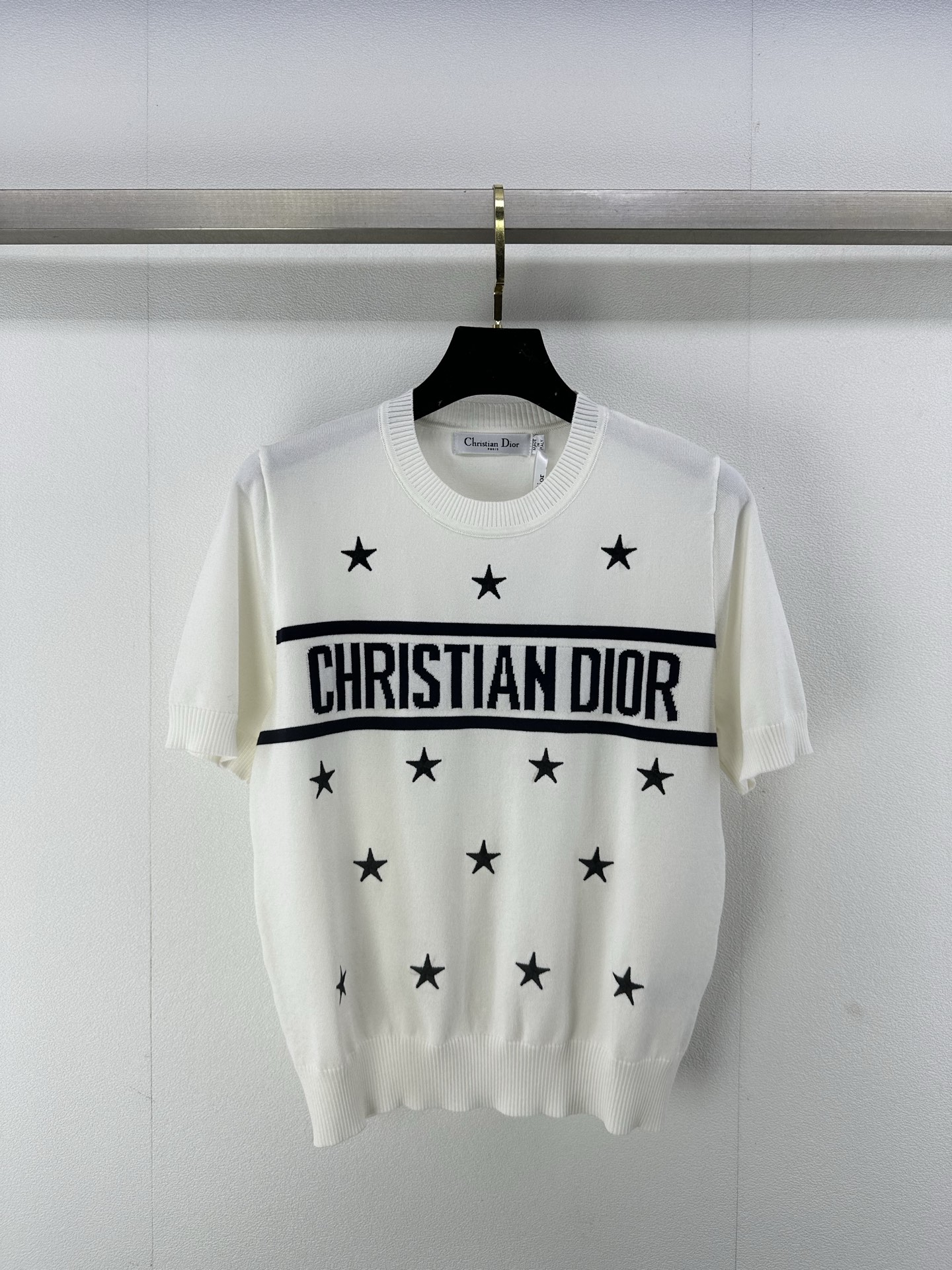 NO:326335,New details on Dio* 25 Spring and summer new knitted round neck five-pointed star short sleeves Classic letter CDlogo jacquard decoration Letter logo jacquard embellishment fashionable and versatile and elegant 2 colors 3 codes SML, dior, T-shirt, alexander wang19860909Dio*上新细节 25 春夏新款针织圆领五角星短袖 经典字母CDlogo提花装饰 字母logo提花点缀 时髦百搭有气质 2色3码SML,,dior,T-shirt,alexander wang,Women's clothing