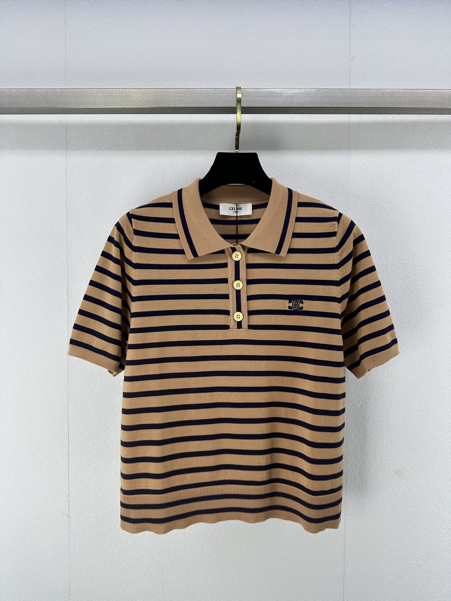 NO:326338,Celin* new details 25 Spring and summer new striped lapel short sleeves casual outfit l elastic style inclusive super contrasting color style full of fashionableness and beauty comfort ~ versatile and not picky 2 colors 3 codes SML, celine, T-shirt, alexander wang19860909Celin*上新细节 25 春夏新款条纹翻领短袖 随性穿搭 l 弹力款包容性超强撞色系时髦度和美感舒适度十足～百搭不挑人 2色3码SML,,celine,T-shirt,alexander wang,Women's clothing