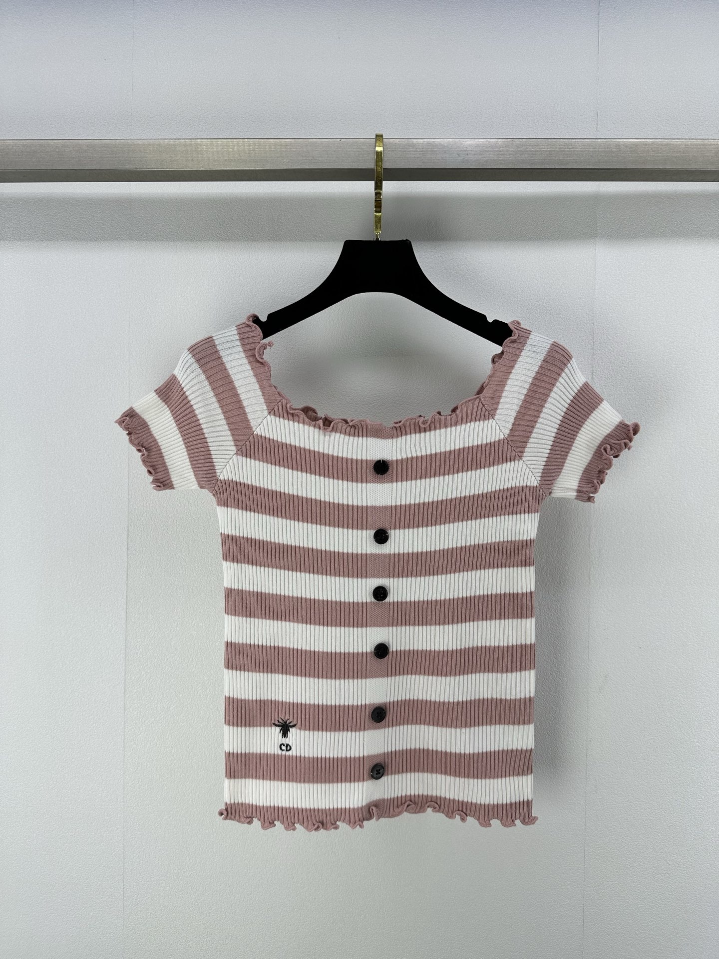 NO:330831,dio* new details 25 summer new square collar lace short-sleeved lace design logo embellishment and top body fashionable and relaxed 2 colors 3 codes SML, dior, T-shirt, alexander wang19860909dio*上新细节 25 夏季新款方领花边短袖花边设计logo修饰点缀 上身時尚鬆弛感 2色3码SML,,dior,T-shirt,alexander wang,Women's clothing