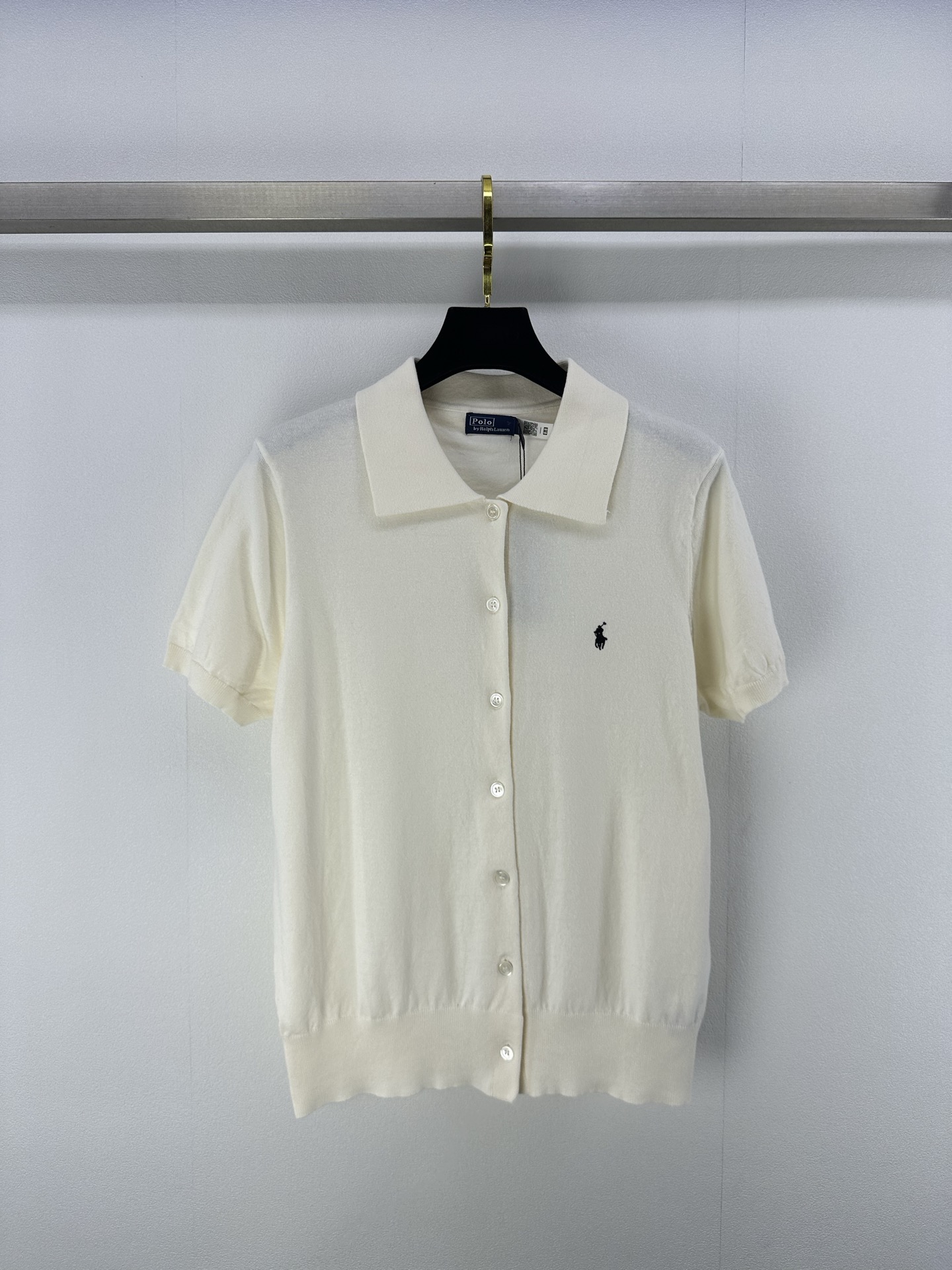 NO:330797,New details on RL 25 Summer new style of human head horse embroidery lapel button cardigan short sleeve positioning human head horse embroidery custom bere buckle versatile and not picky 2 colors 3 size SML, T-shirt, alexander wang19860909RL上新细节 25 夏季新款人头马刺绣翻领纽扣开衫短袖 定位人头马刺绣 定制贝雷扣 百搭不挑人 2色3码SML,,T-shirt,alexander wang,Women's clothing