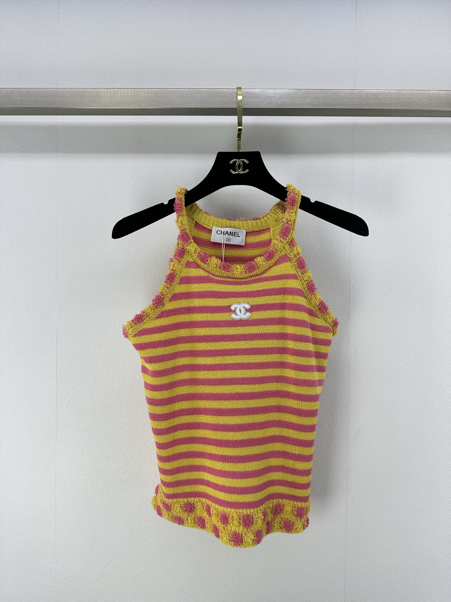 NO:326979,Chane* new details 25 new summer striped vest striped contrasting design embellishment Summer color matching upper body high-end atmosphere 3 colors 3 code SML, chanel, alexander wang19860909Chane*上新细节 25 夏季新款条纹背心 条纹撞色设计修饰点缀 夏日配色 上身高级氛围感 3色3码SML,,chanel,alexander wang,Women's clothing