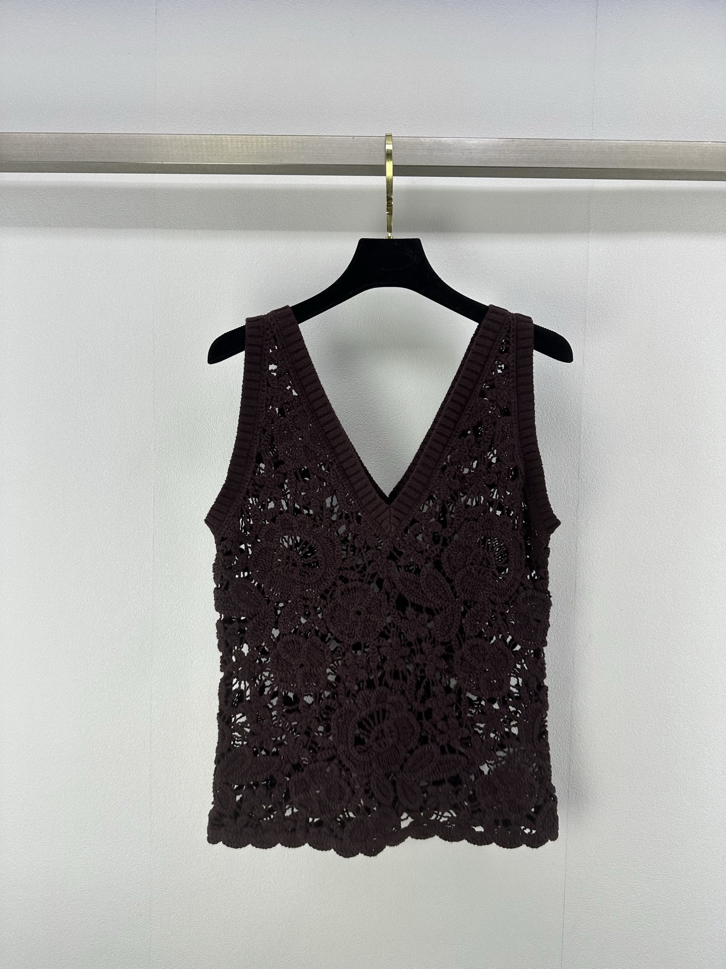 NO:327709,Dio* new details 25 New summer heavy industry hook thread vest full handmade hook craftsmanship Deep V-neck design fashionable and elegant 3 colors 3 codes SML, dior, alexander wang19860909Dio*上新细节 25 夏季新款重工钩花螺纹背心 全手工钩花工艺 深V领设计时髦又气质 3色3码SML,,dior,alexander wang,Women's clothing