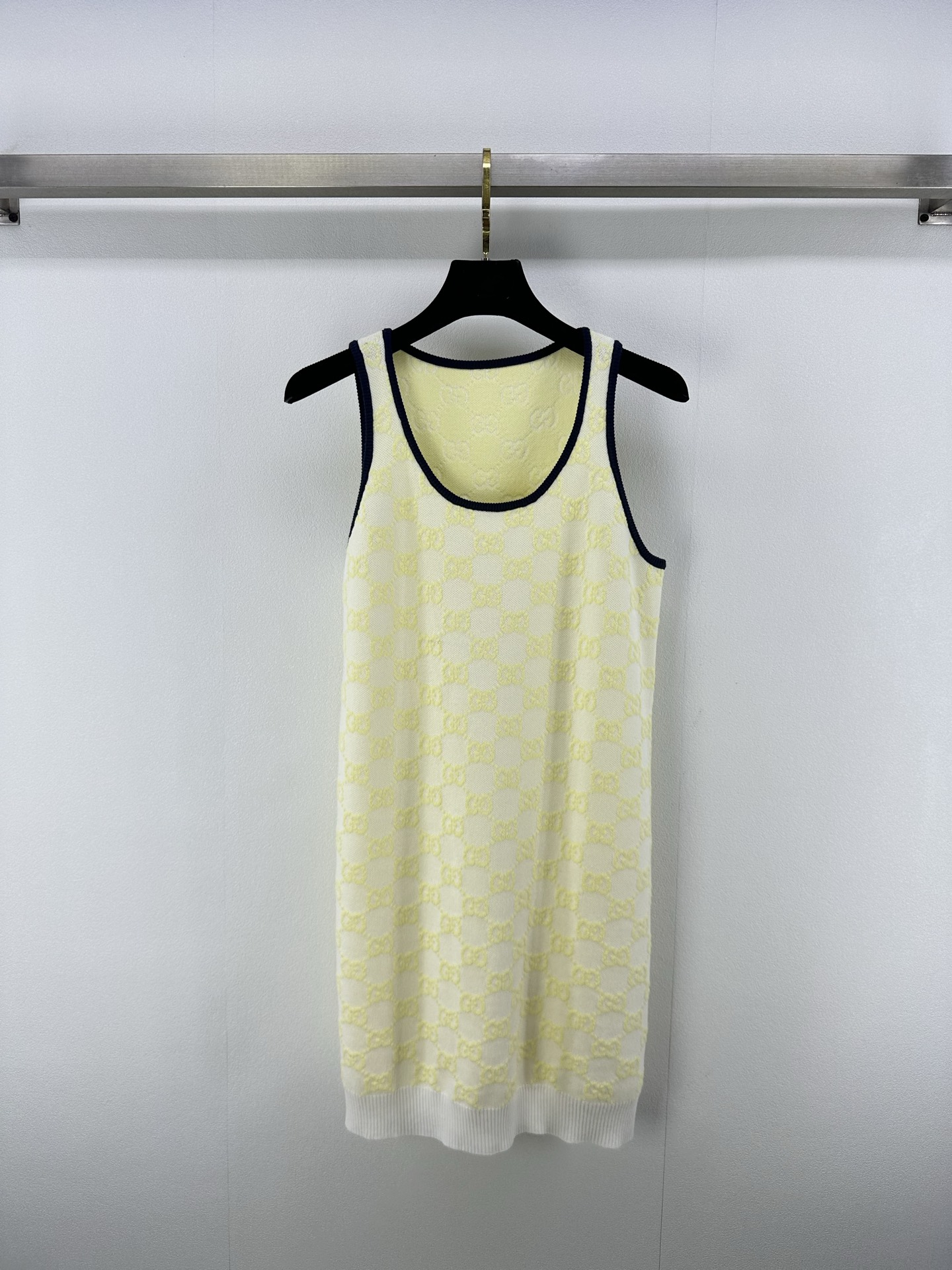 NO:331910,Gucc* new details 25 spring and summer new knitted vest skirt, whole classic brand double G diamond jacquard decoration, classic fashionable high-end exquisite, beautiful upper body 1 color 3 size SML, gucci, skirts, alexander wang19860909Gucc*上新细节 25 春夏新款针织背心裙 整件经典品牌双G菱格提花装饰 经典时髦高级精致 上身绝美 1色3码SML,,gucci,skirts,alexander wang,Women's clothing