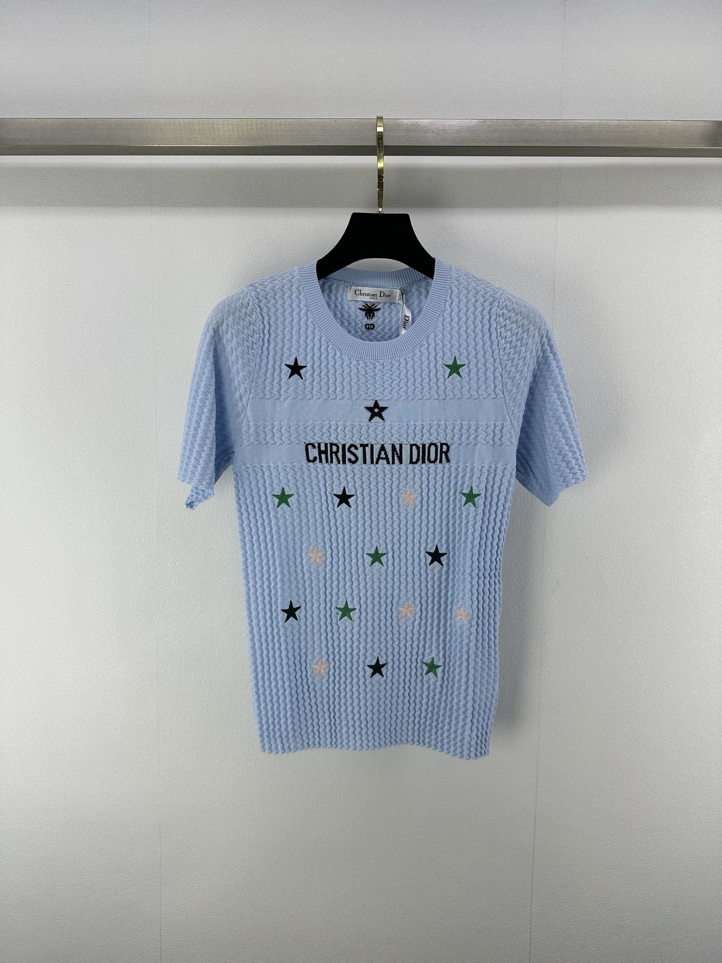 NO:333178,Dio* New Details 25 Spring and Summer Latest Five-pointed Star Macaron Embroidered Short Sleeves!  Five-pointed star pattern embroidery design, contrasting color jacquard letters, fashionable and elegant!  The classic style is not picky about people and looks slim and versatile!  Highly recommend a must-have item!  Perfect workmanship quality depends on the details!  3 color 3 code SML, dior, T-shirt, alexander wang19860909Dio* 上新细节 25 春夏最新系五角星马卡龙刺绣短袖！五角星图案刺绣设计,撞色提花字母 时髦优雅！经典版型不挑人上身显瘦又百搭！强烈推荐必入单品！完美做工品质看细节！ 3色3码SML,,dior,T-shirt,alexander wang,Women's clothing