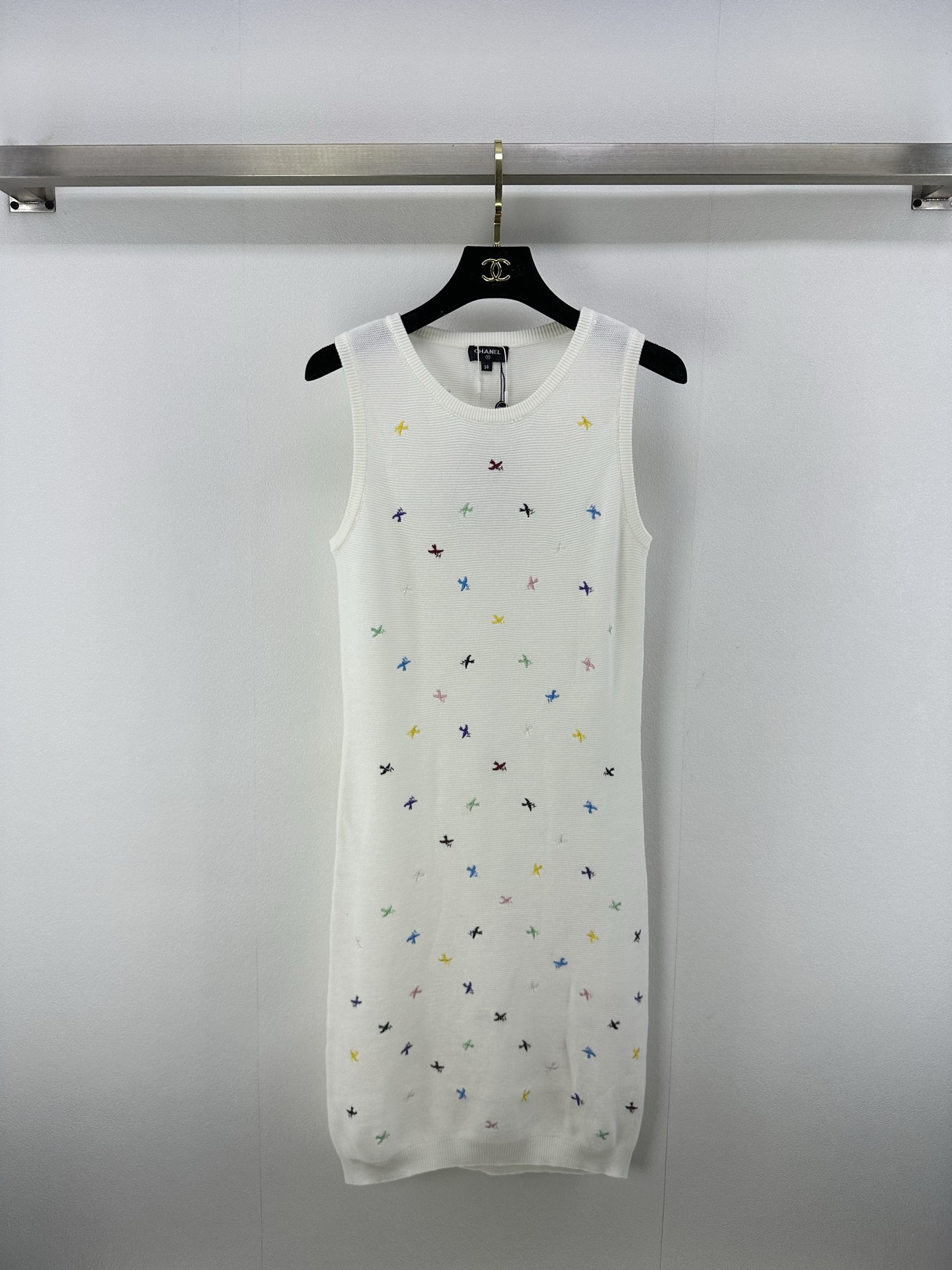 NO:335222,Chane* New Details 25 New Summer New Color Logo Embroidered Knitted Vest Dress!  The full embroidery logo is fresh and the color scheme of macarons, which reduces the age-reducing girlish temperament!  The classic style is versatile and not picky, and it is a must-have item for white, rich and beautiful women!  1 color 3 code SML, chanel, skirts, alexander wang19860909Chane*上新细节 25 夏季新款最新彩色logo刺绣针织背心裙！满幅刺绣logo小清新马卡龙配色,减龄少女风气质！经典版型百搭不挑人,白富美必备单品！ 1色3码SML,,chanel,skirts,alexander wang,Women's clothing