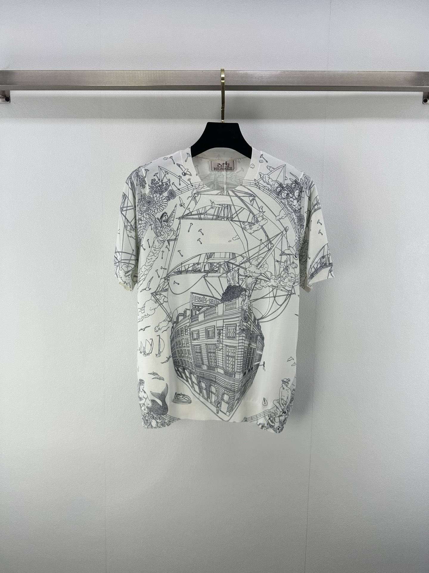 NO:415204,Herme* new details 25 Spring and summer new sailboat printed short-sleeved shirt, white and rich and beautiful, versatile round neck short-sleeved top. The style is not picky and elegant, casual and high-end!  The classic retro literary style is so beautiful!  2 color 3 code SML, hermes, T-shirt, alexander wang19860909Herme*上新细节 25 春夏新款帆船印花短袖,白富美必备气质百搭圆领短袖上衣.不挑人版型设计优雅随性又高级！经典复古文艺风上身美的不要不要的！ 2色3码SML,,hermes,T-shirt,alexander wang,Women's clothing