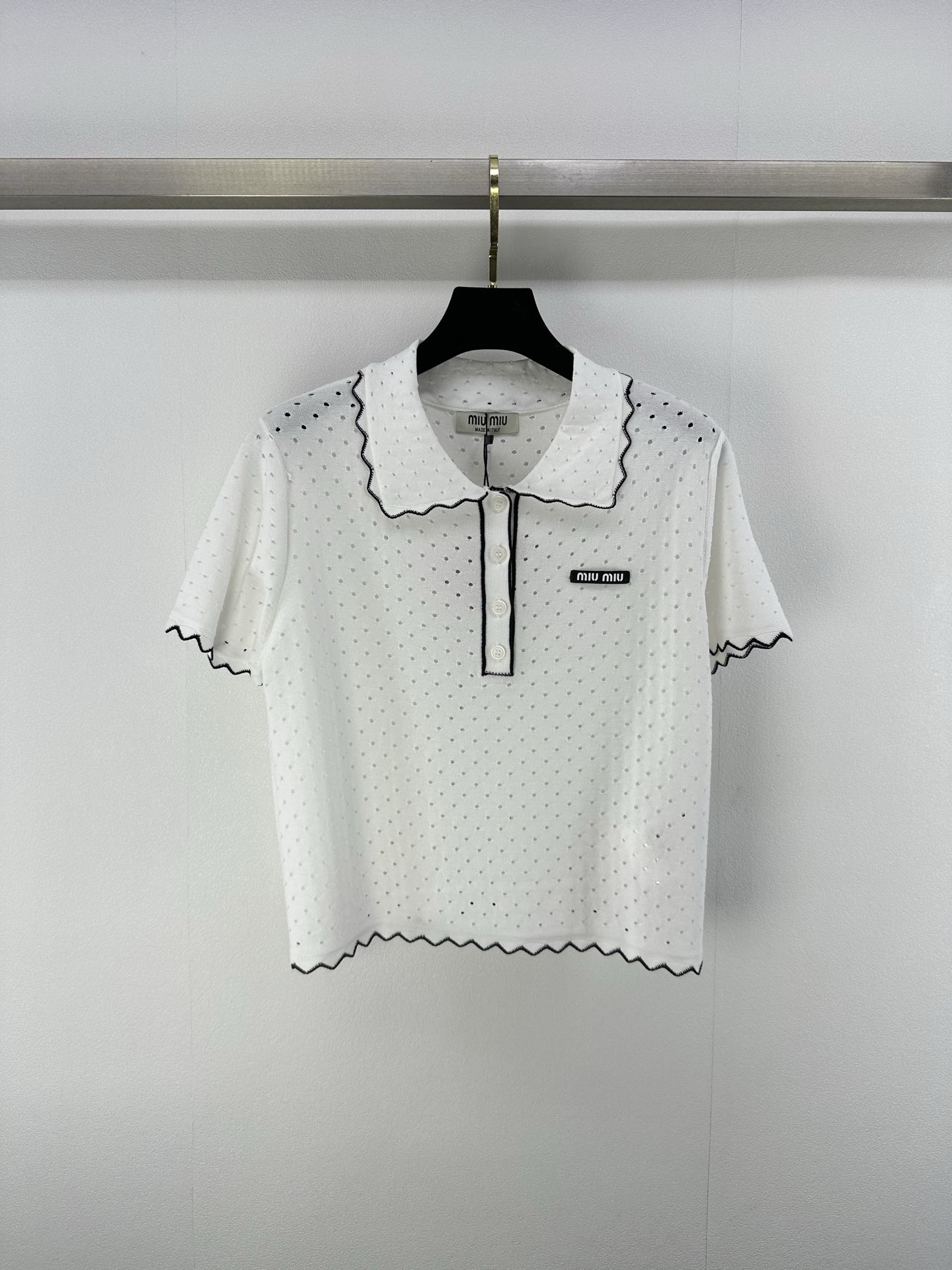 NO:416014,Miumi* new details 25 new summer lace lapel short sleeves skin-friendly breathable gloss and good drooping, silk, high-quality, lapel lapel lace collar small round hole hollow pattern, Zhangzai half-open chest short sleeves age-reducing temperament, fashionable and versatile style 2 colors 3 size SML, miumiu, T-shirt, alexander wang19860909miumi*上新细节 25 夏季新款花边翻领短袖 亲肤透气光泽度垂感好,绢丝,高级品质,翻领花边领小圆孔镂空图案,章仔半开胸短袖减龄气质,时尚百搭款 2色3码SML,,miumiu,T-shirt,alexander wang,Women's clothing