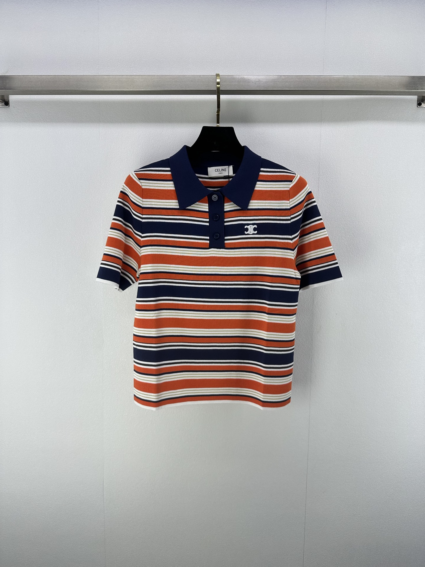 NO:437223,Celin* new details 25 summer new Polo collar knitted short sleeves Contrast striped design Classic embroidered Arc decorative age-reducing versatile college style 1 color 3 code SML, celine, T-shirt, alexander wang19860909Celin*上新细节 25 夏季新款Polo领针织短袖 撞色条纹设计 经典刺绣凯旋门logo装饰 减龄百搭学院风 1色3码SML,,celine,T-shirt,alexander wang,Women's clothing