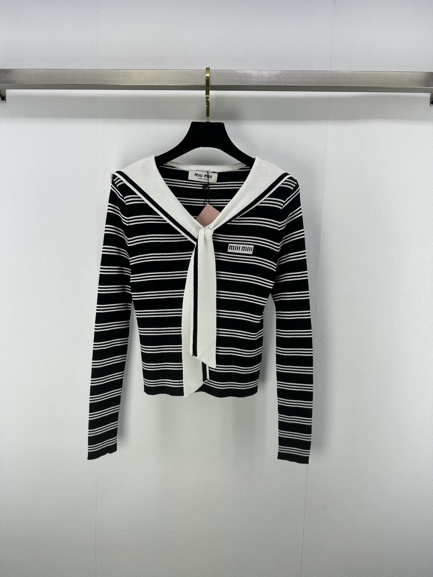 NO:446414,Miumi* new details 25 spring and summer new navy striped long sleeve striped design lace-up bow sweet and age-reducing simple commuting daily 2 colors 3 codes SML, miumiu, alexander wang19860909miumi*上新细节 25 春夏新款海军条纹长袖 条纹设计 可系带蝴蝶结甜美减龄 简约通勤日常 2色3码SML,,miumiu,alexander wang,Women's clothing