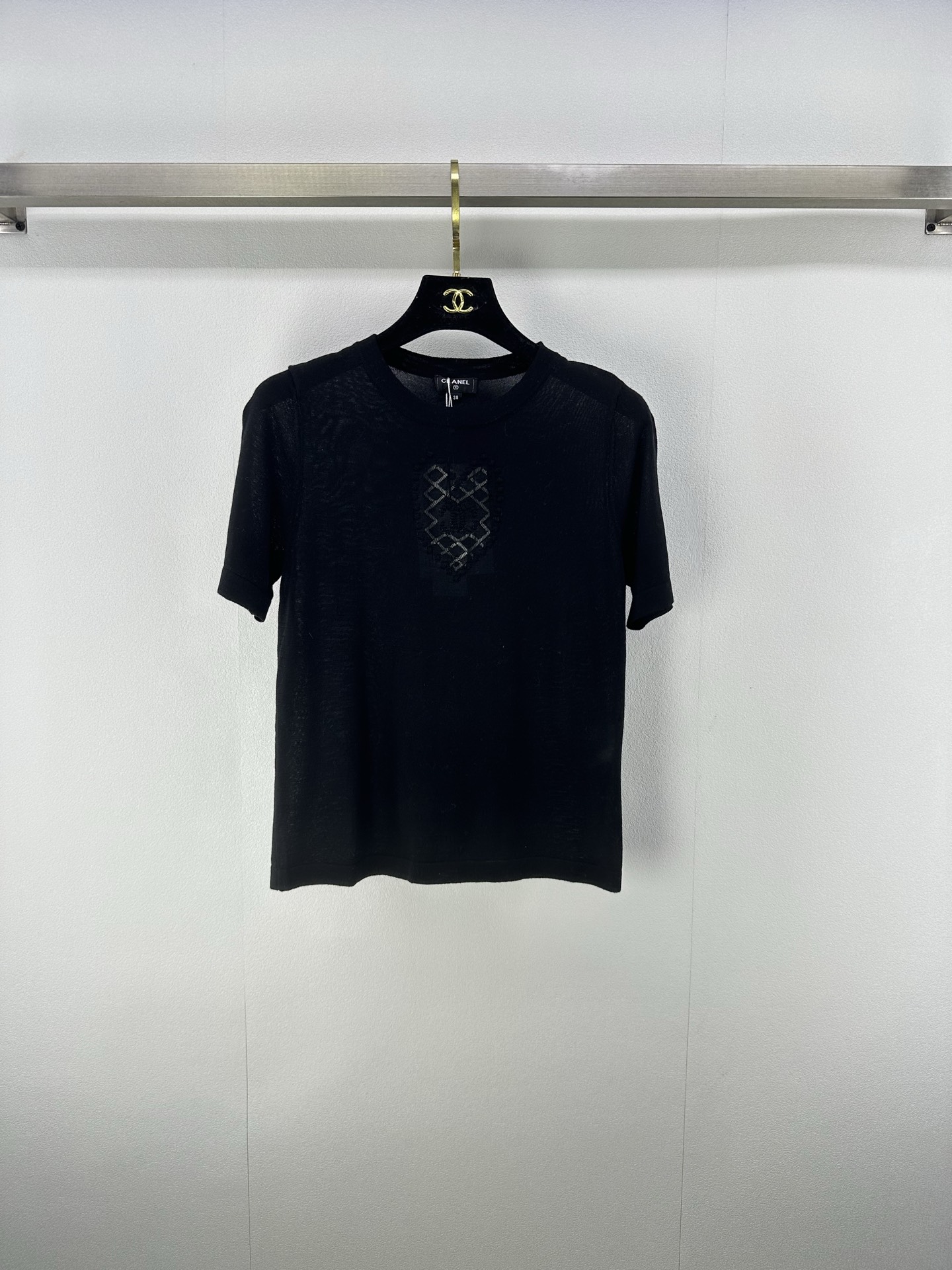 NO:446400,Chane* New details 25A Spring and summer new knitted round neck short sleeves Classic double c letter logo decoration Leader edging design Simple and fashionable high-end versatile 2 colors 3 codes SML, chanel, T-shirt, alexander wang19860909Chane* 上新细节 25A 春夏新款针织圆领短袖 经典双c字母logo装饰 领袖口包边设计 简约时髦高级百搭 2色3码SML,,chanel,T-shirt,alexander wang,Women's clothing