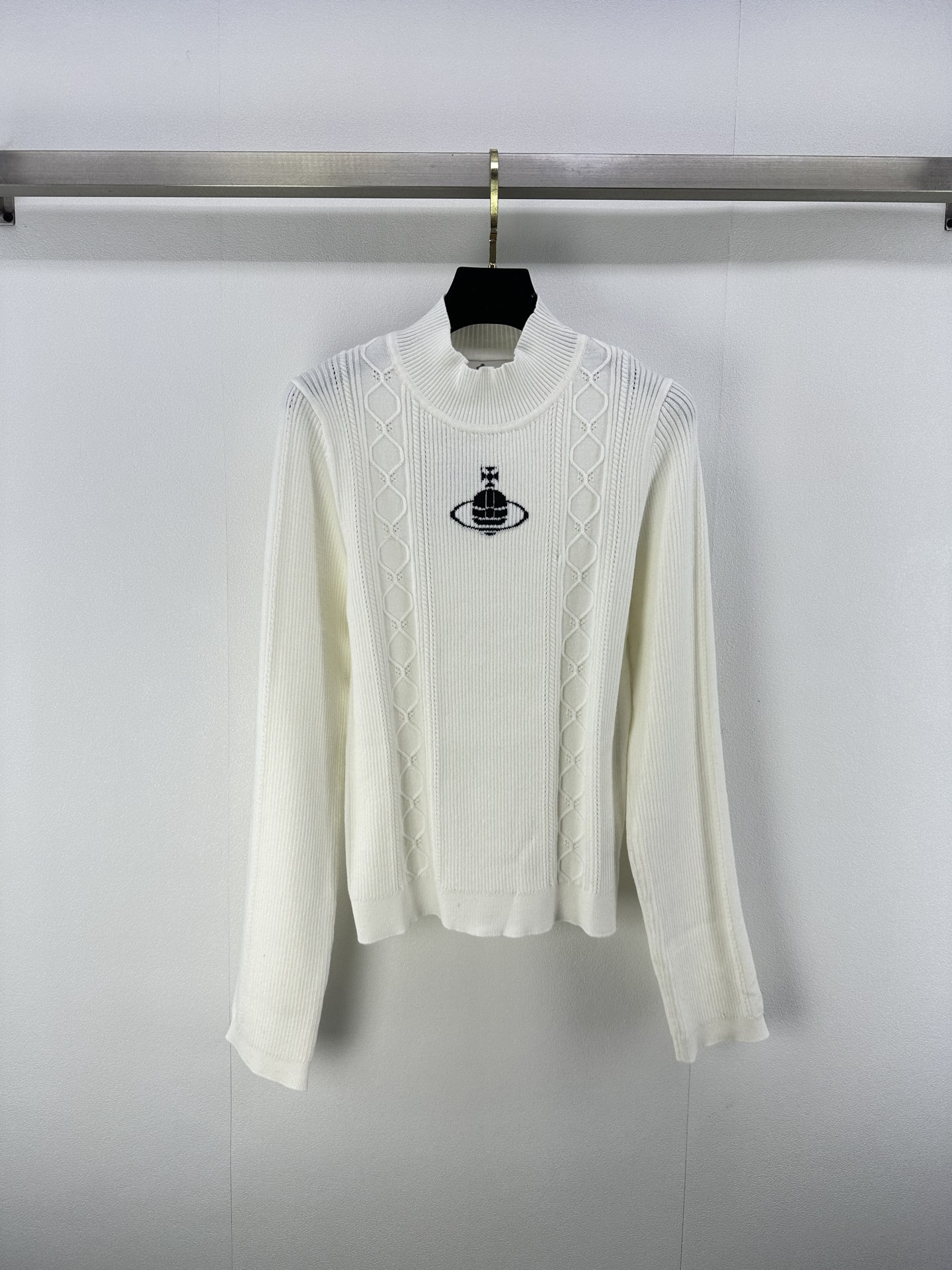 NO:461057,New details on Vivienne Westwoo* 25 Early autumn new knitted pullover long sleeves Twist rope craftsmanship Classic brand contrasting jacquard decoration High-end fashionable and versatile 2 colors 3 codes SML, alexander wang19860909Vivienne Westwoo*上新细节 25 早秋新款针织套头长袖 麻花纽绳工艺 经典品牌撞色提花装饰 高级时髦百搭 2色3码SML,,alexander wang,Women's clothing