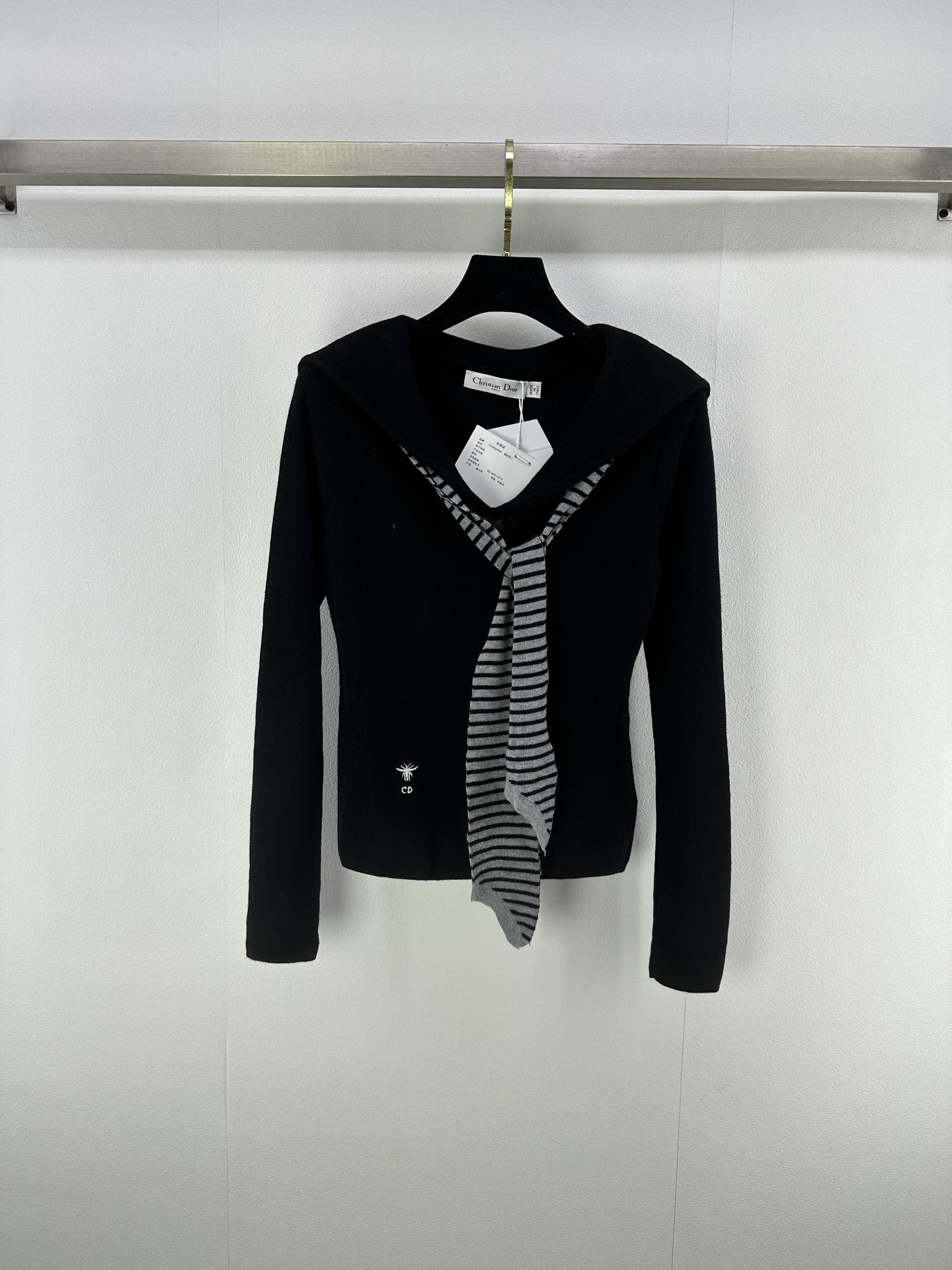 NO:472241,Dio* new details, new Autumn spliced ​​lace-up cardigan long sleeves, lace-up striped contrasting bow full of high-end feeling, thin fabric upper body looks slim and fashionable and versatile 3 colors and 3 sizes SML, dior, alexander wang19860909Dio*上新细节 秋季新款拼接系带开衫长袖 系带条纹撞色蝴蝶结高级感满满 轻薄面料上身显瘦时髦又百搭 3色3码SML,,dior,alexander wang,Women's clothing